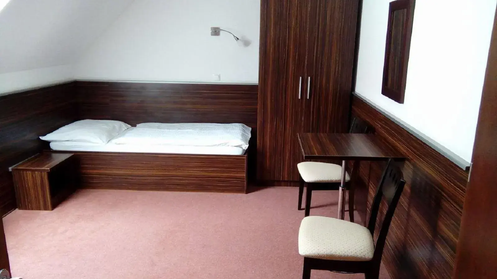 Deluxe Single Room - single occupancy in Hotel Barbakan Deluxe Single Room - single occupancy in Hotel Barbakan