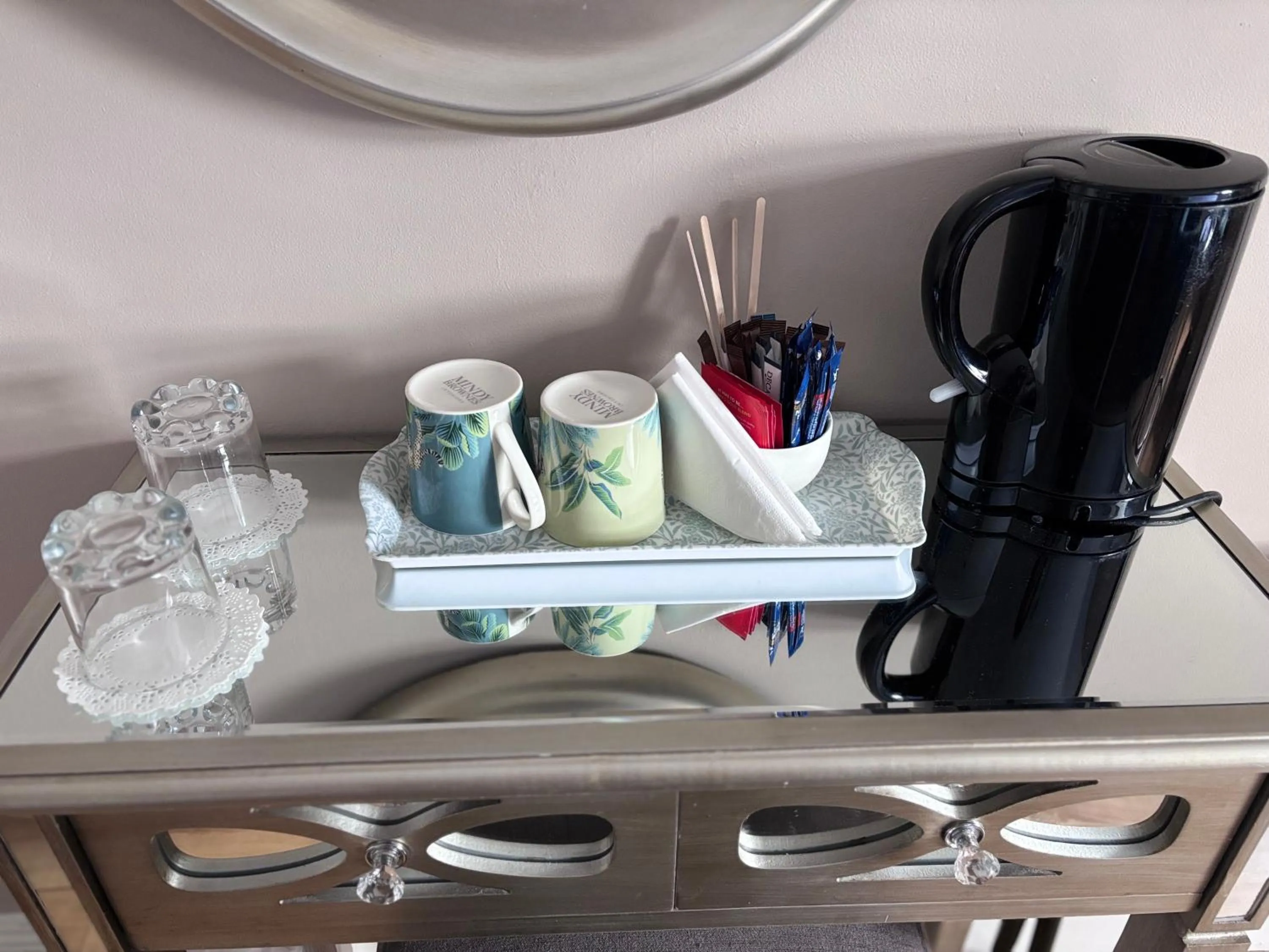 Coffee/tea facilities in Beechwood House Accommodation