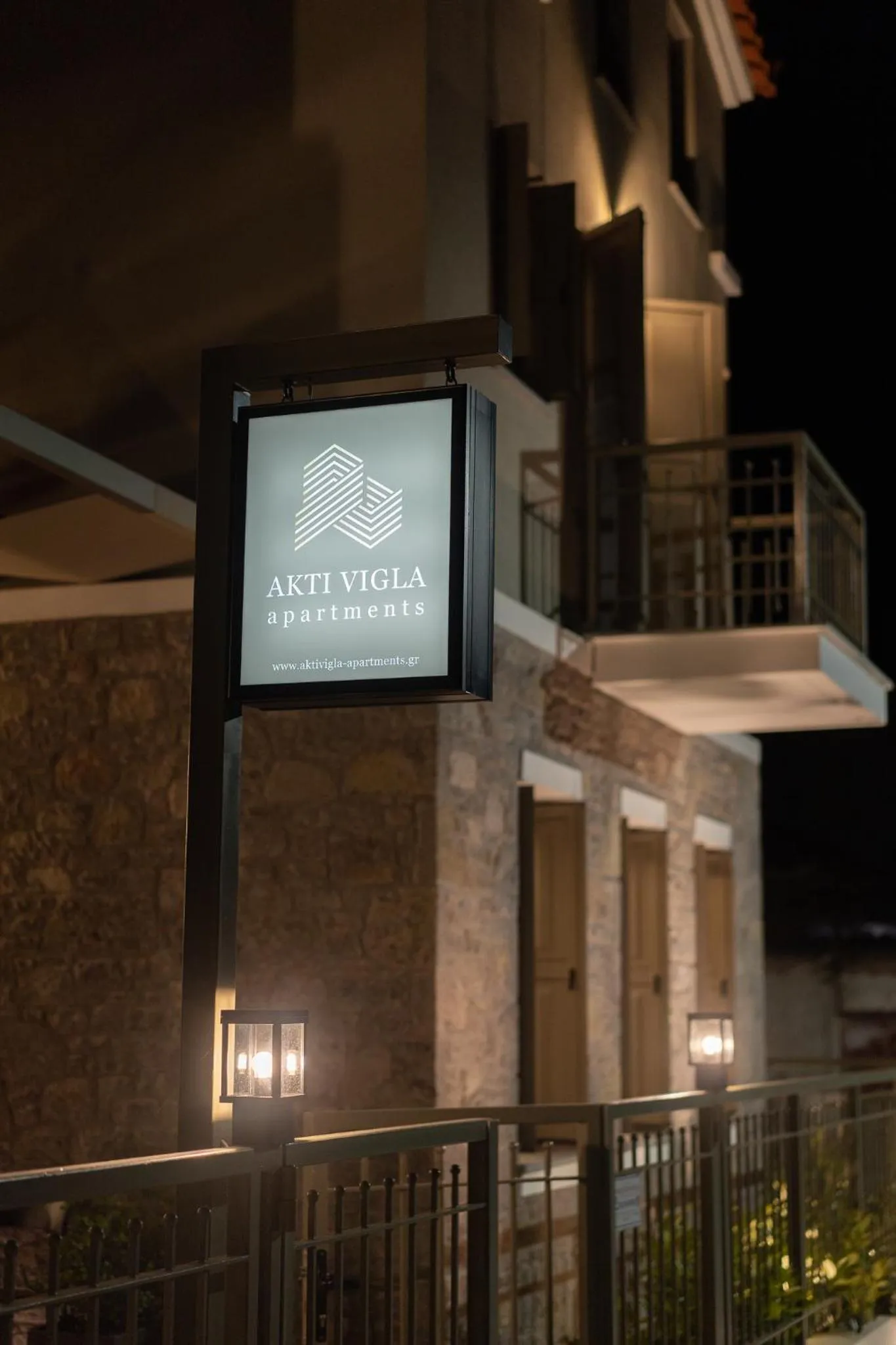 Akti Vigla Apartments