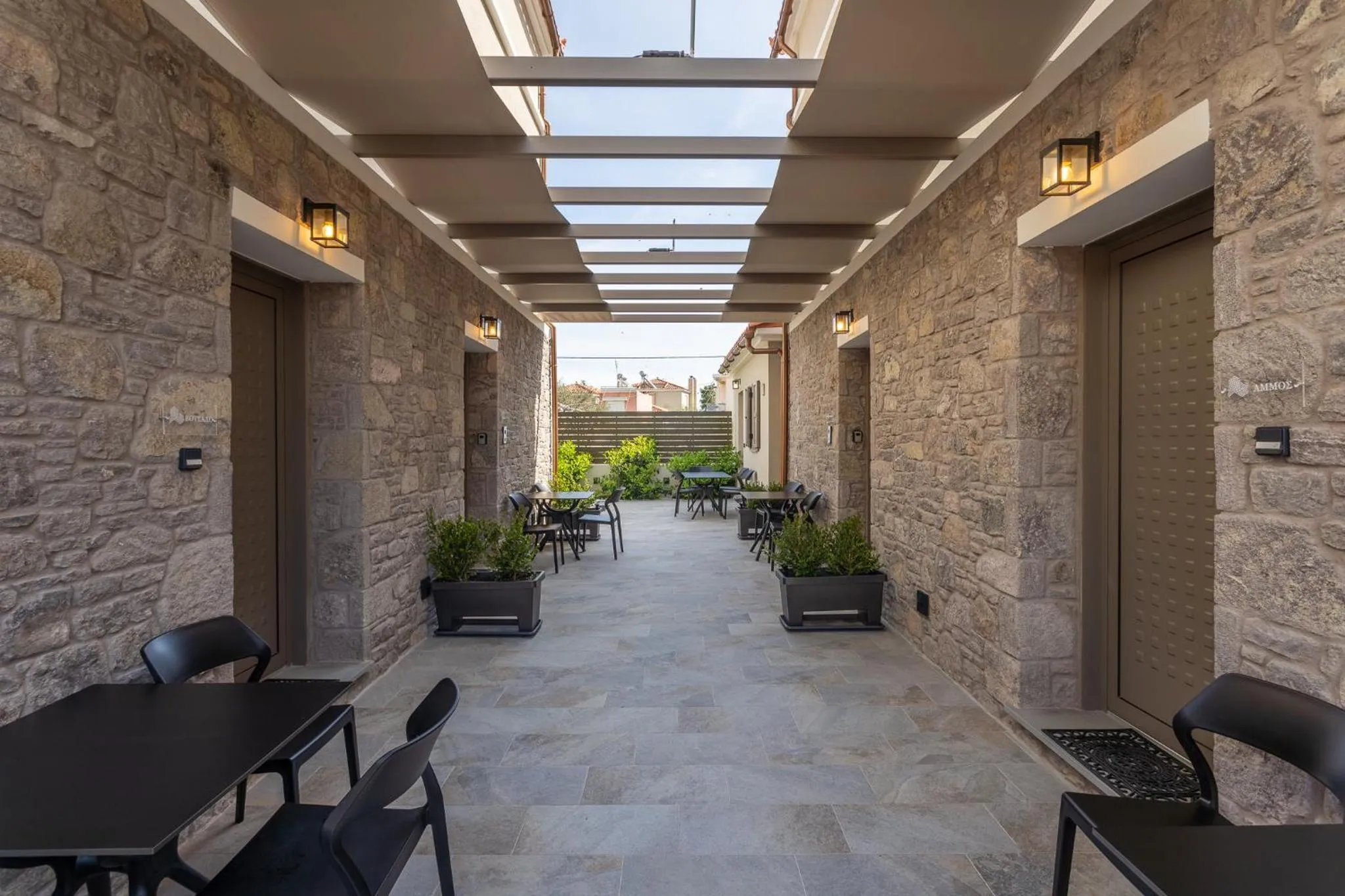 Akti Vigla Apartments