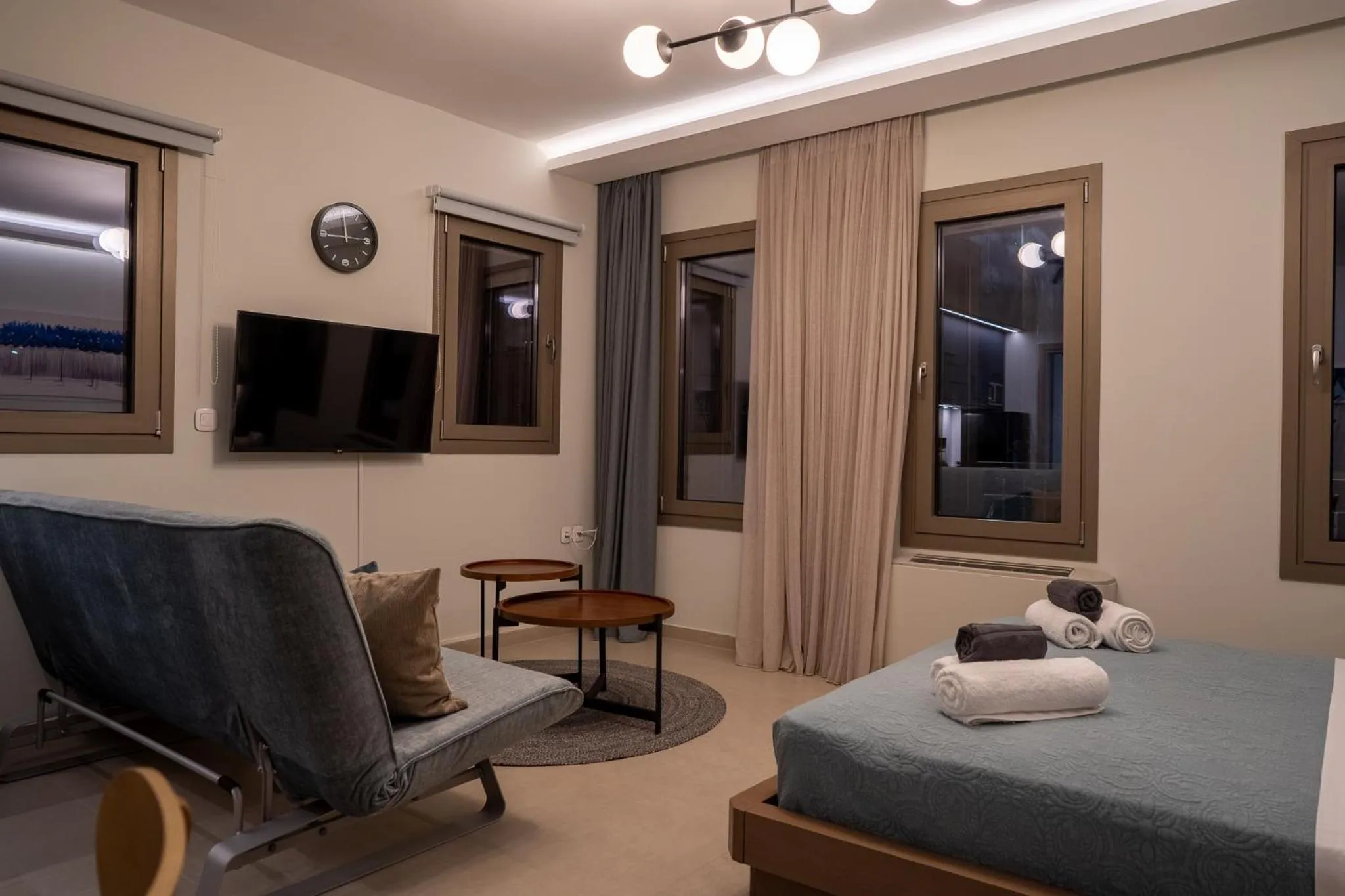 Akti Vigla Apartments