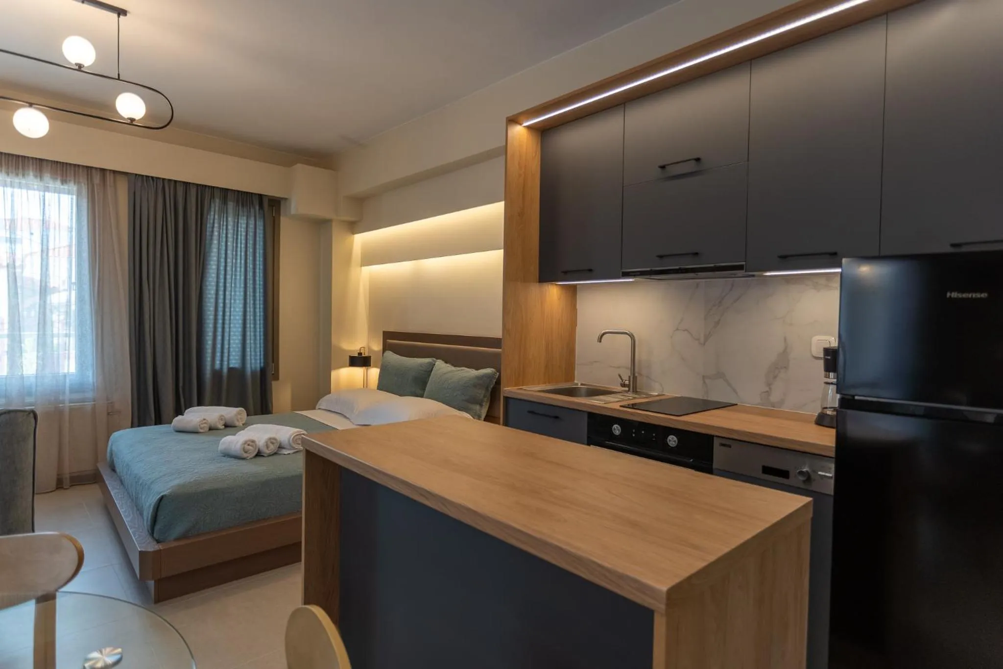 Bed in Akti Vigla Apartments