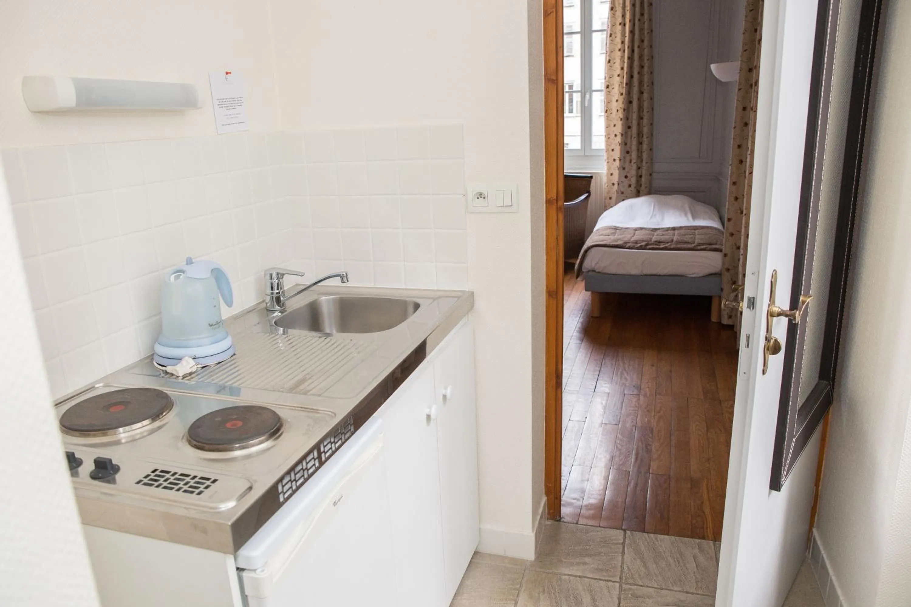 Coffee/tea facilities, Bed in Appart Hotel Charles Sander