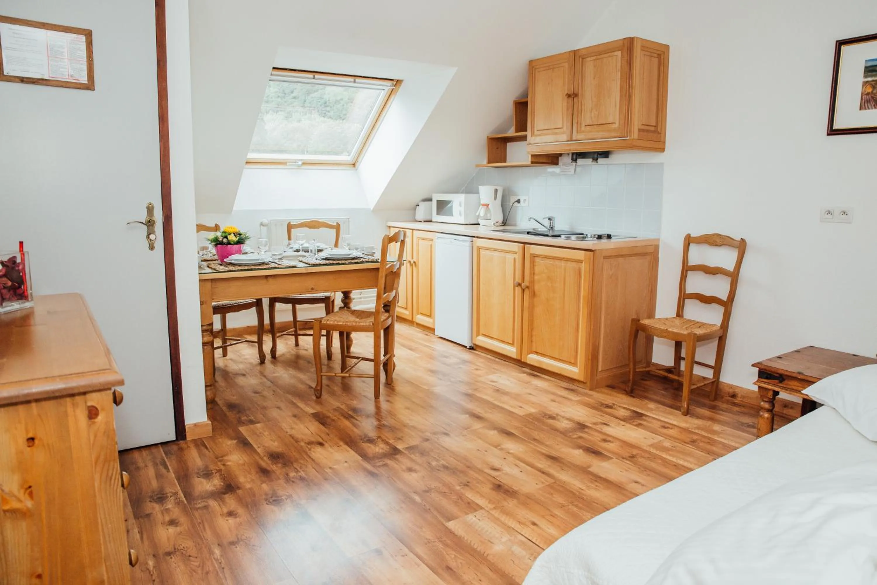 Coffee/tea facilities in Appart Hotel Charles Sander