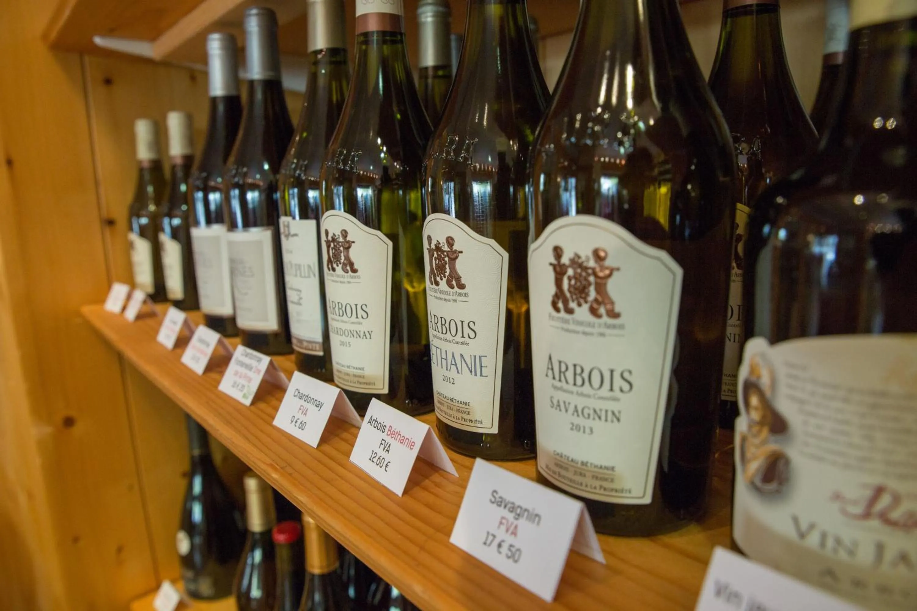 On-site shops in Appart Hotel Charles Sander