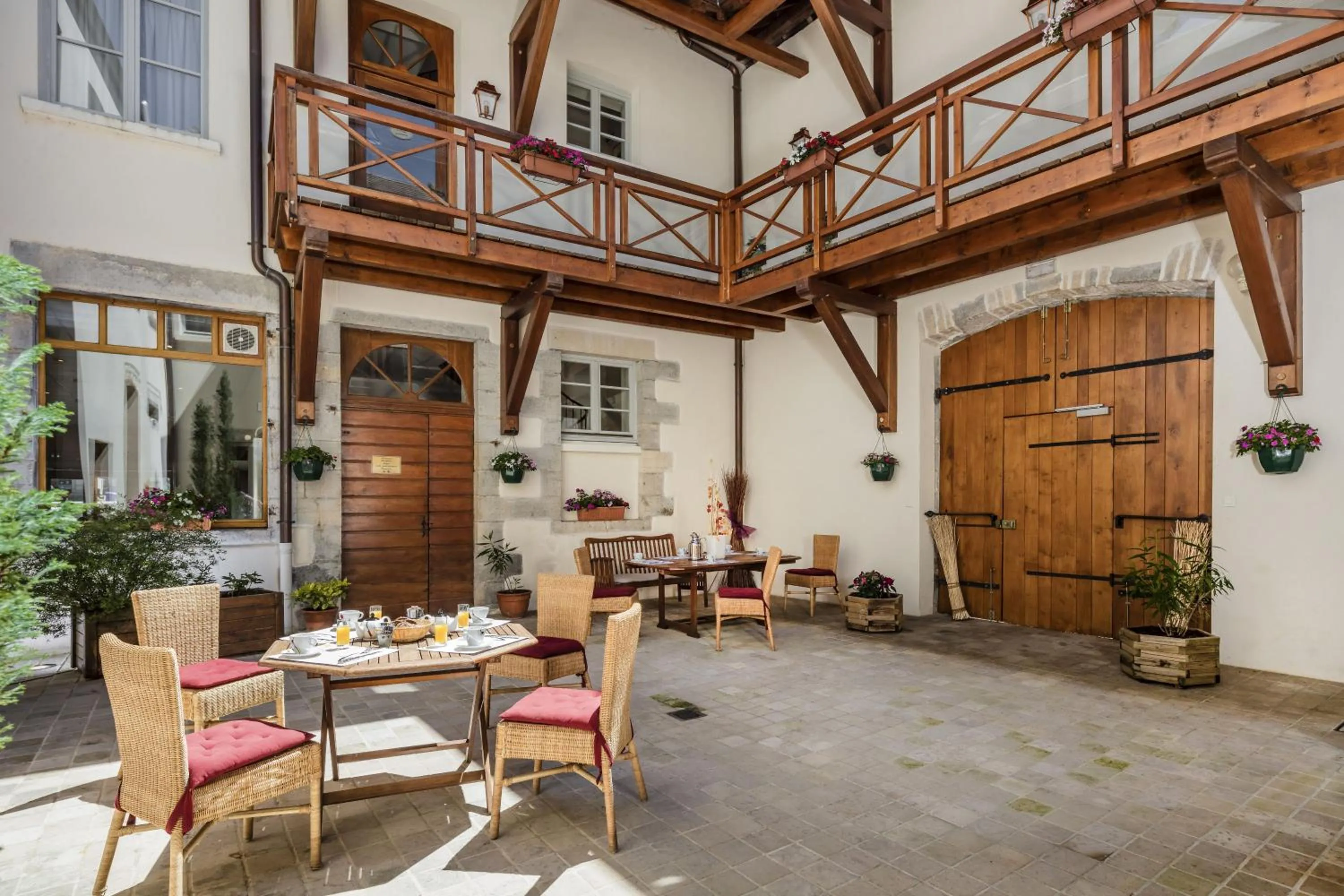 Patio in Appart Hotel Charles Sander