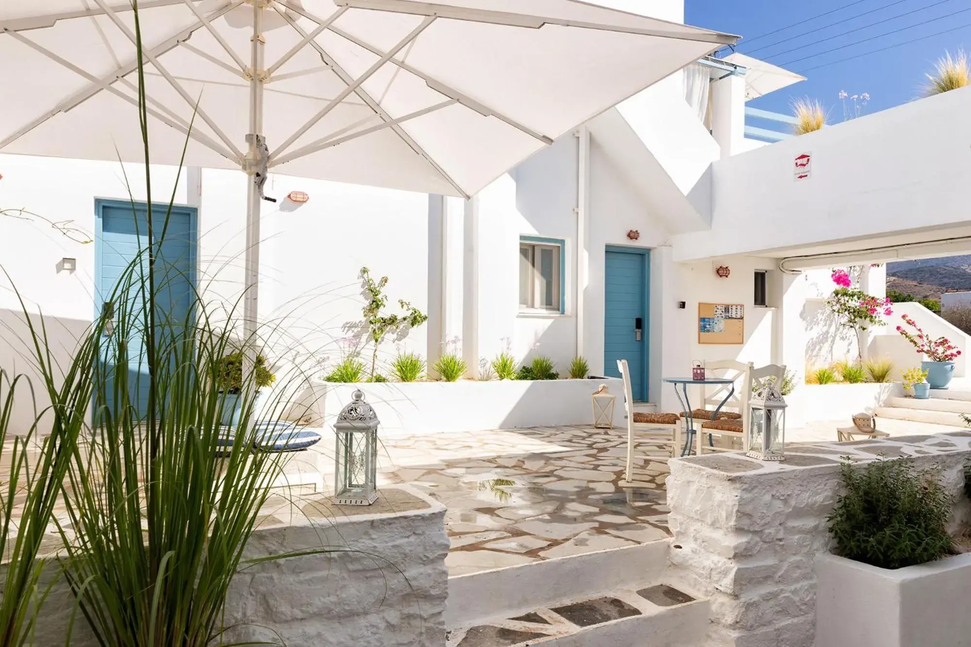 Facade/entrance in Fivos Apartments Facade/entrance in Fivos Apartments