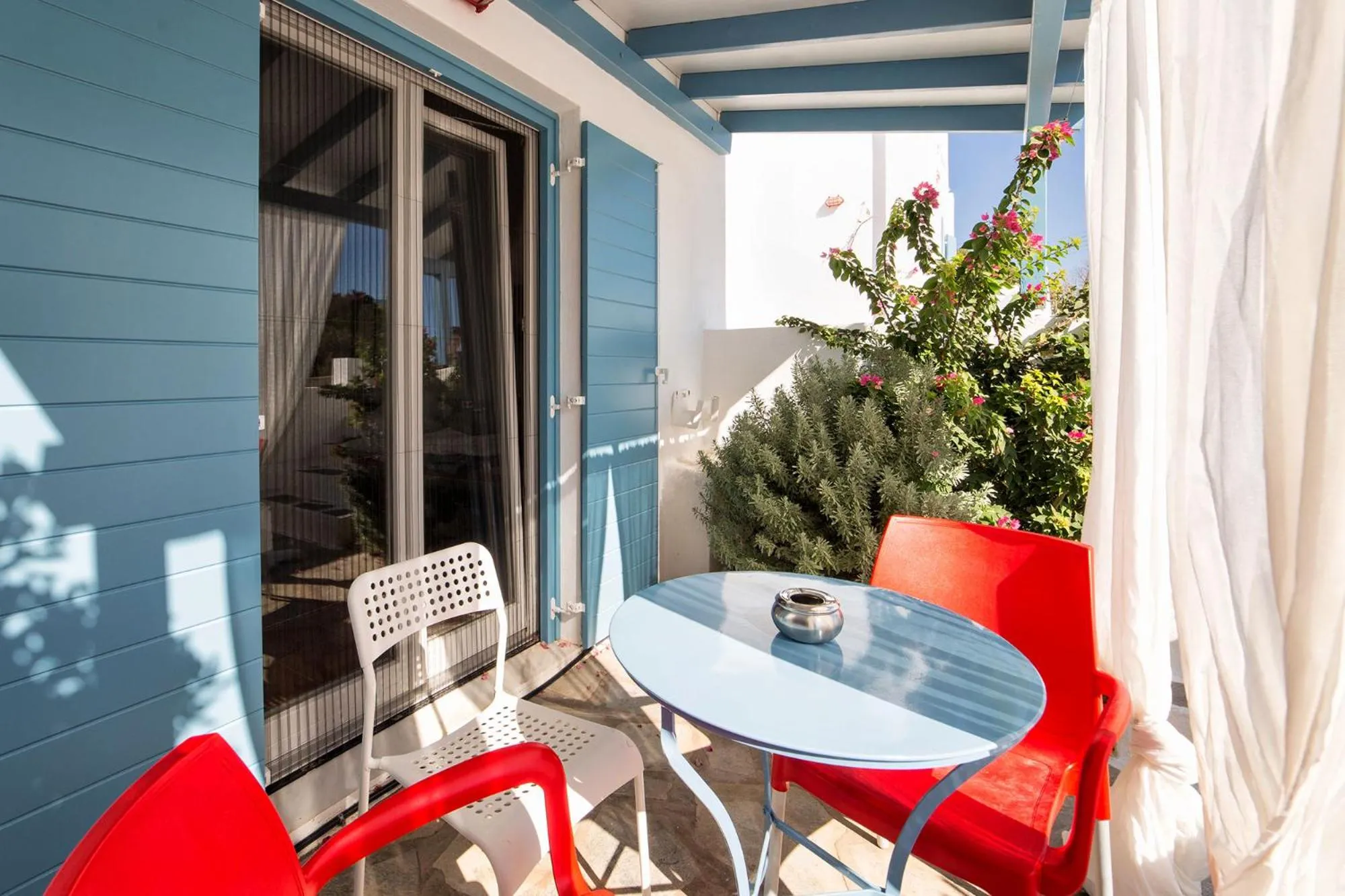 Garden in Fivos Apartments