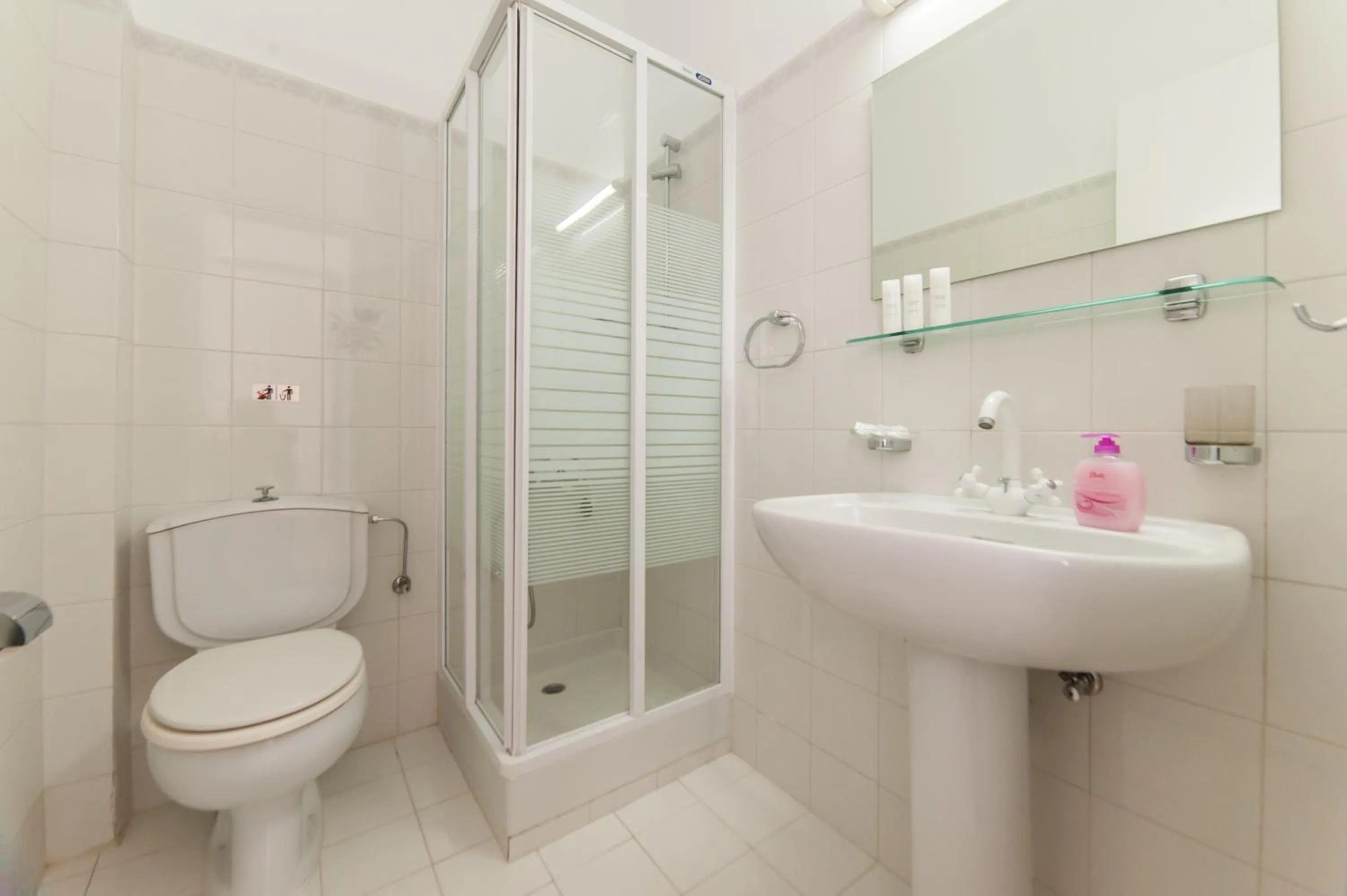 Shower in Fivos Apartments