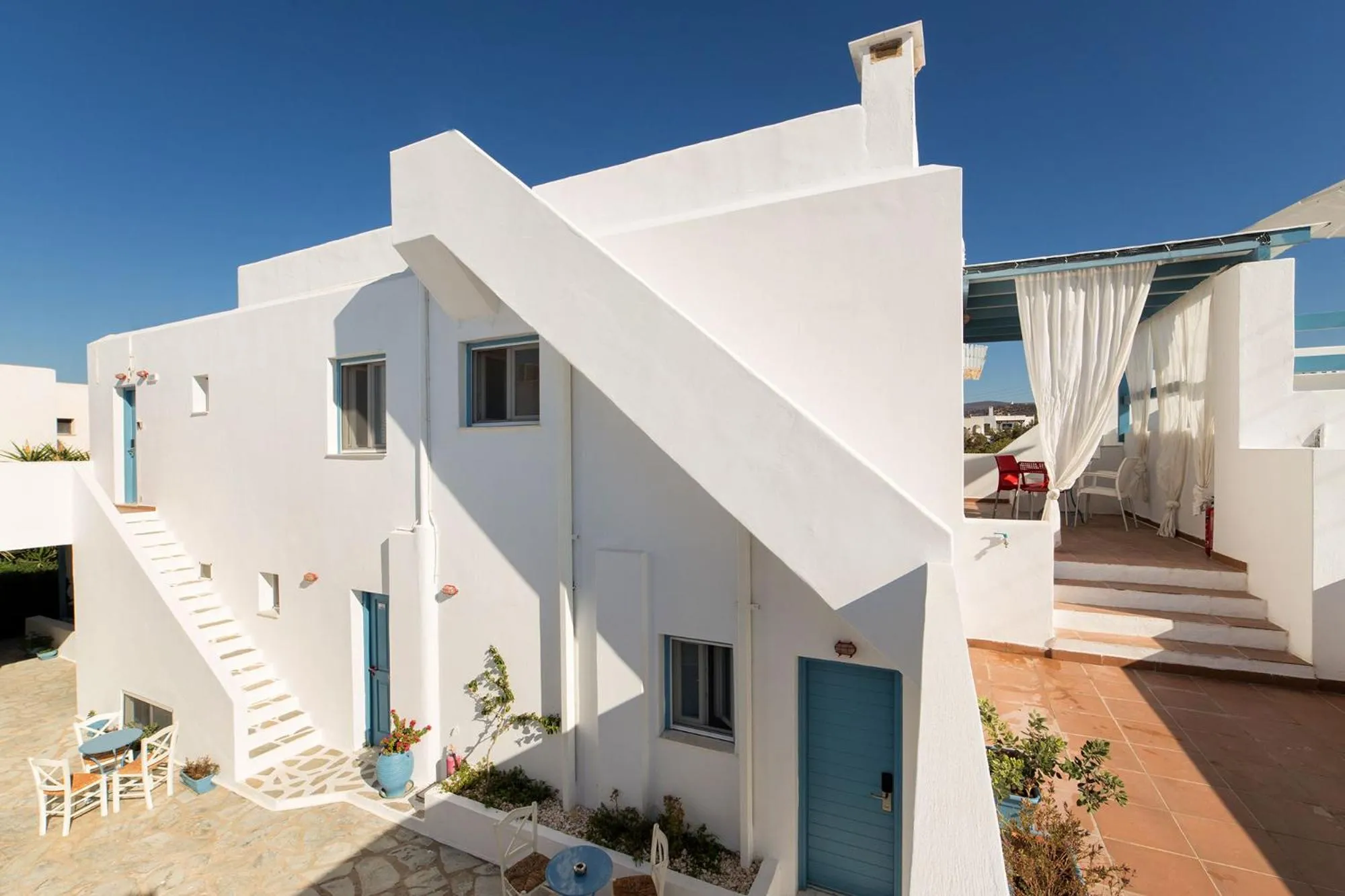 Property building in Fivos Apartments