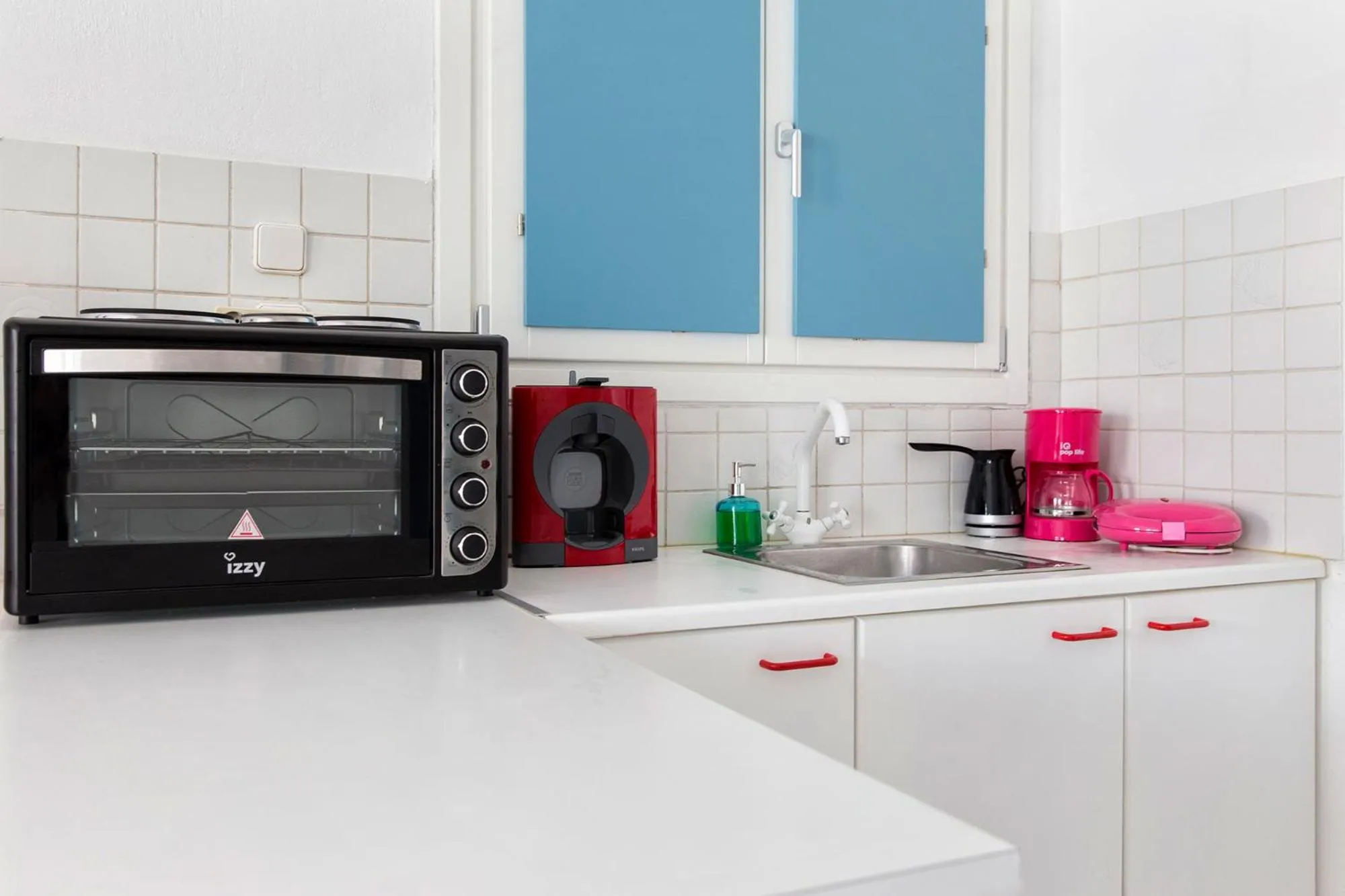 Coffee/tea facilities in Fivos Apartments