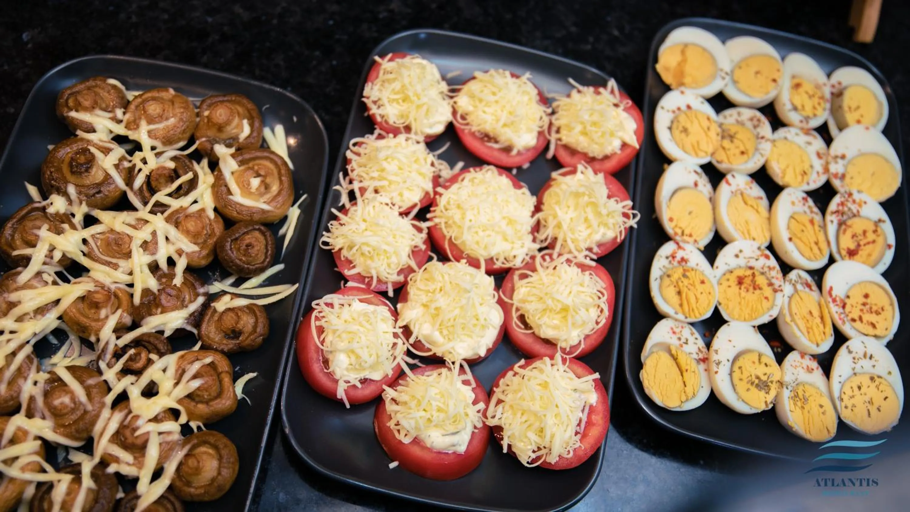 Food and drinks in New Wave Apart-Hotel