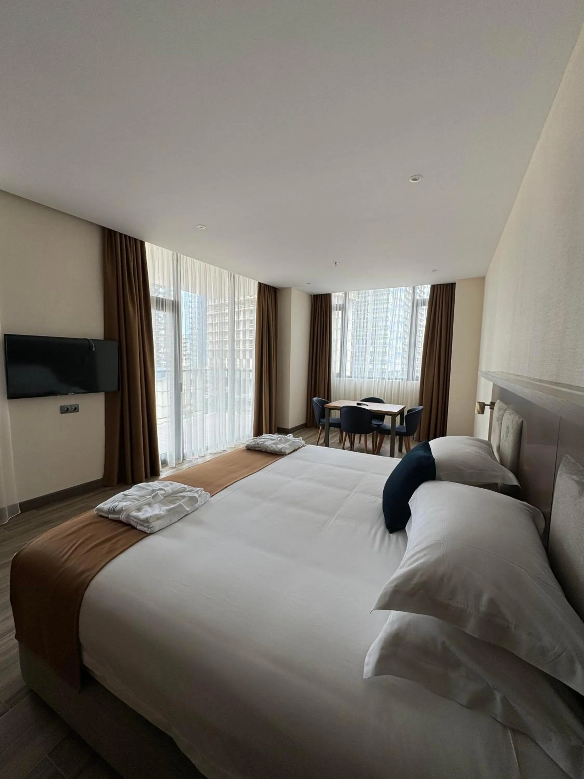 View (from property/room), Bed in New Wave Apart-Hotel