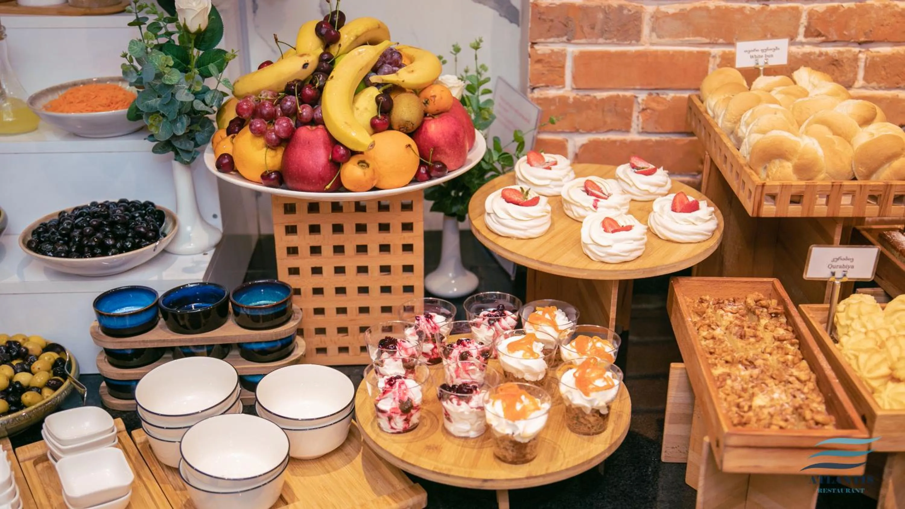 Breakfast in New Wave Apart-Hotel