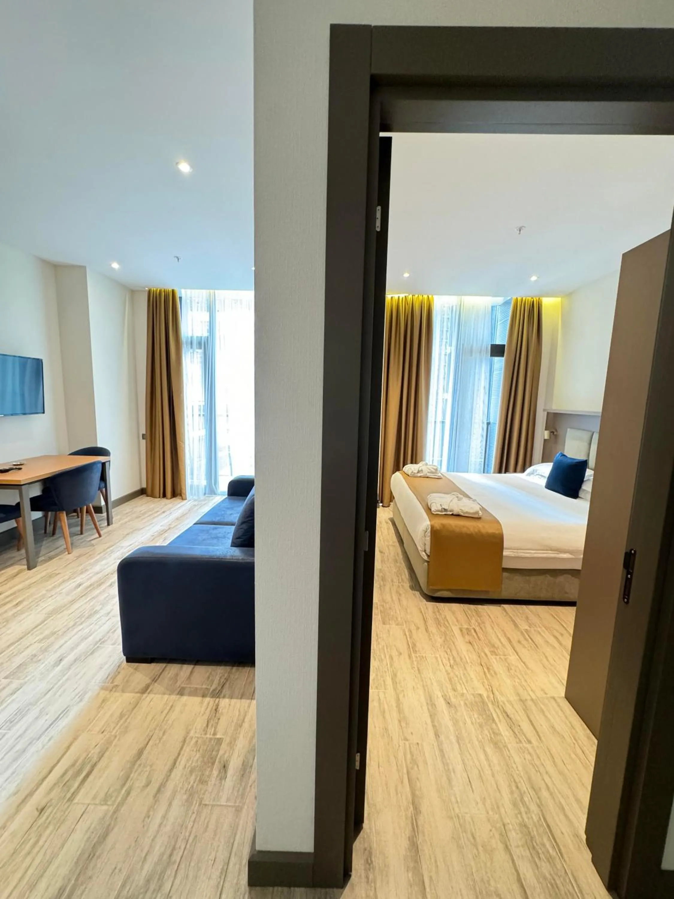 City view, Bed in New Wave Apart-Hotel