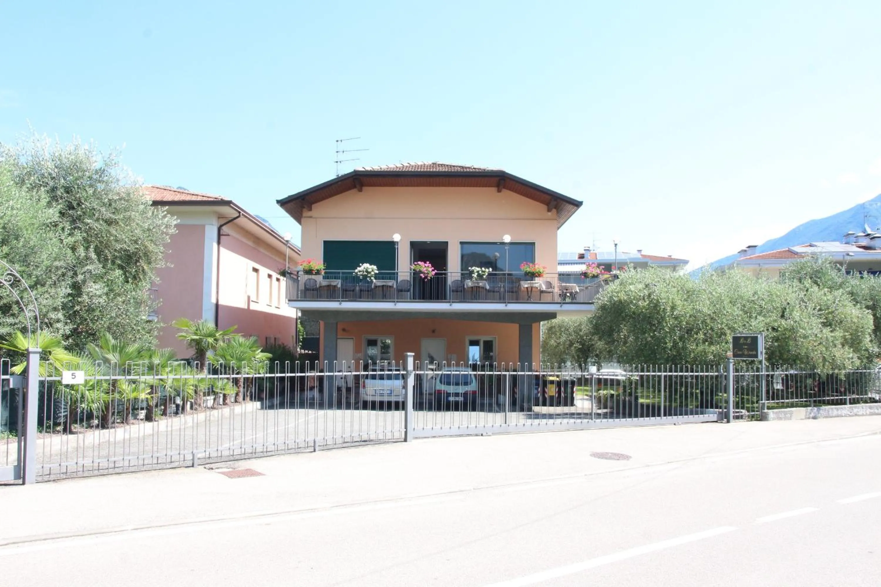 Facade/entrance in B&B Casa Wanda since 1999