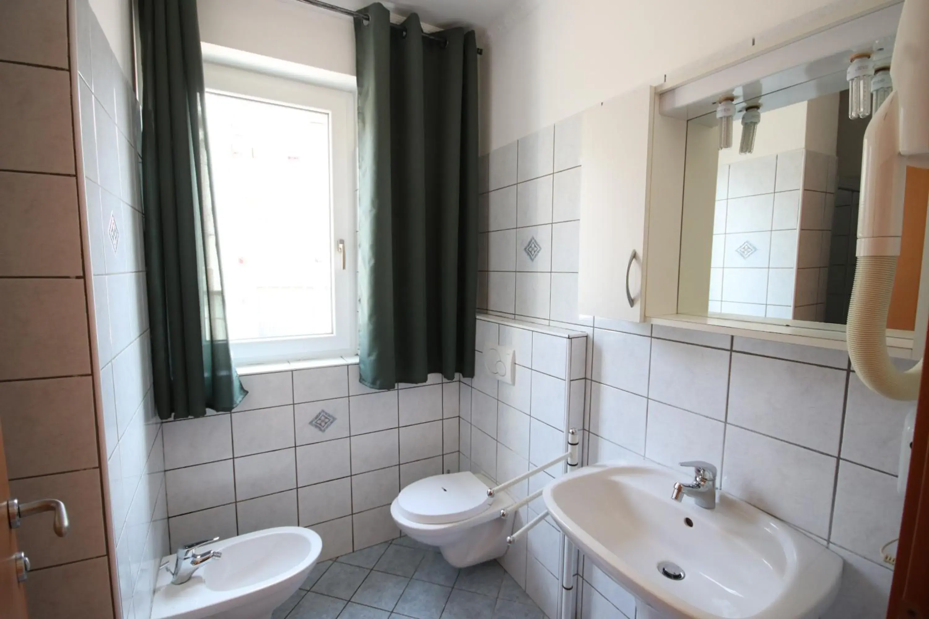 Budget Double or Twin Room in R&B Casa Wanda since 1999 Budget Double or Twin Room in R&B Casa Wanda since 1999