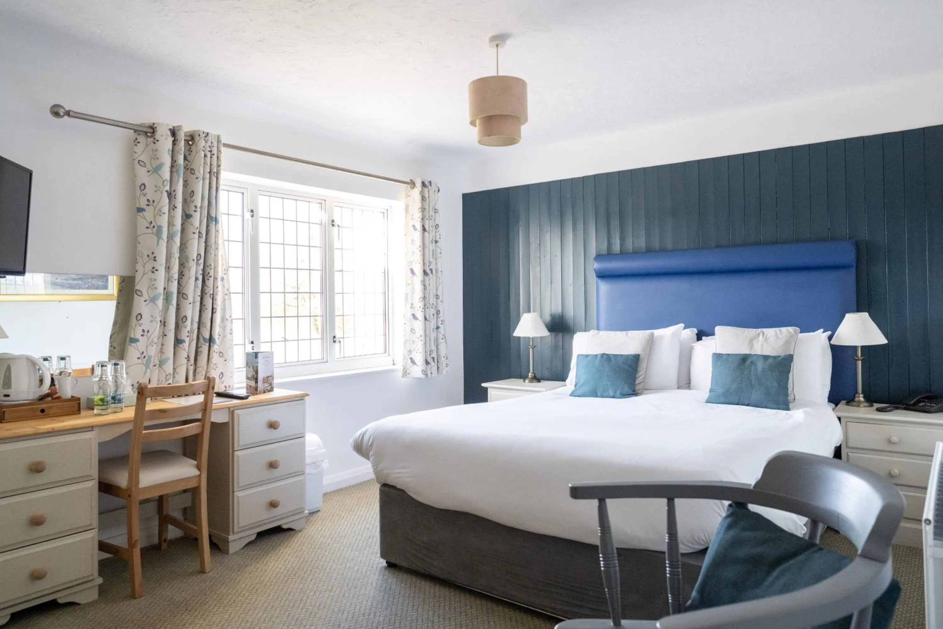 Bedroom, Bed in The Lordleaze Hotel And Restaurant