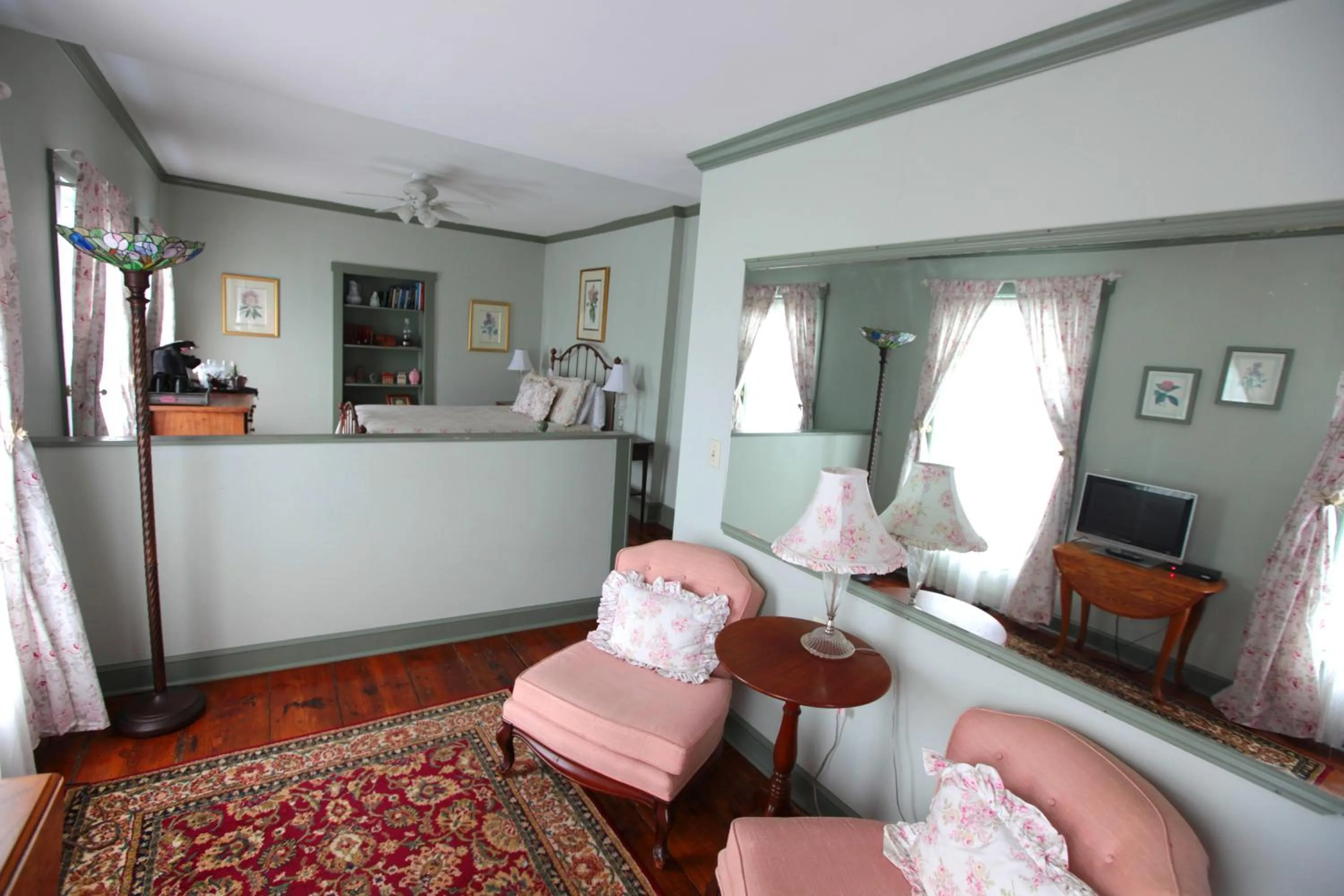 The Lafayette Inn & Restaurant