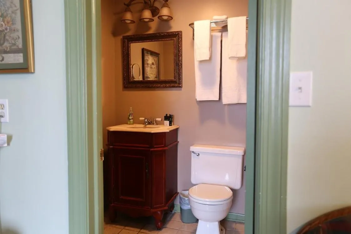 The Lafayette Inn & Restaurant