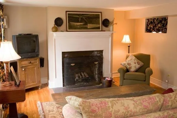 The Lafayette Inn & Restaurant