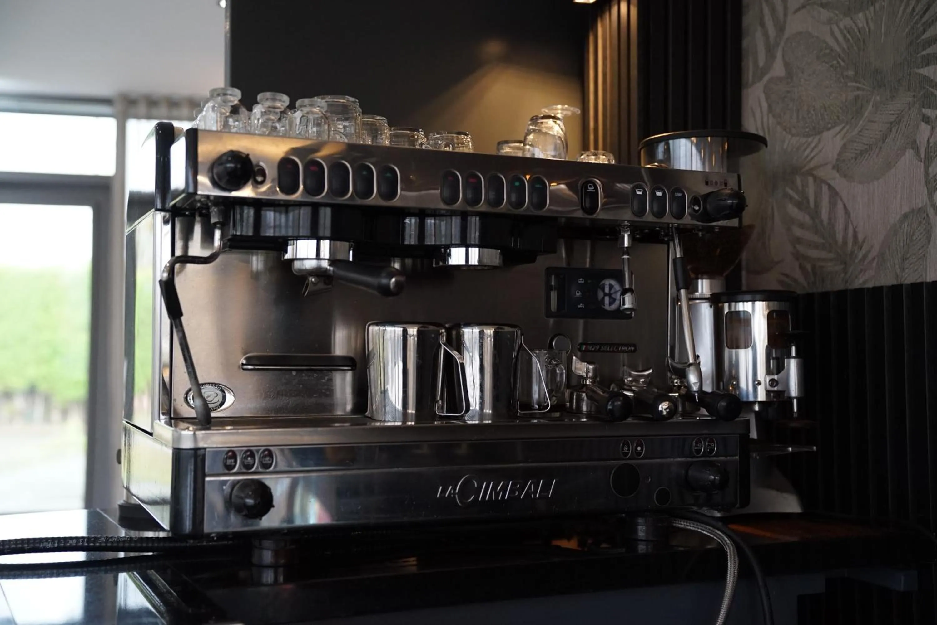 Coffee/tea facilities in MA Airport Hotel