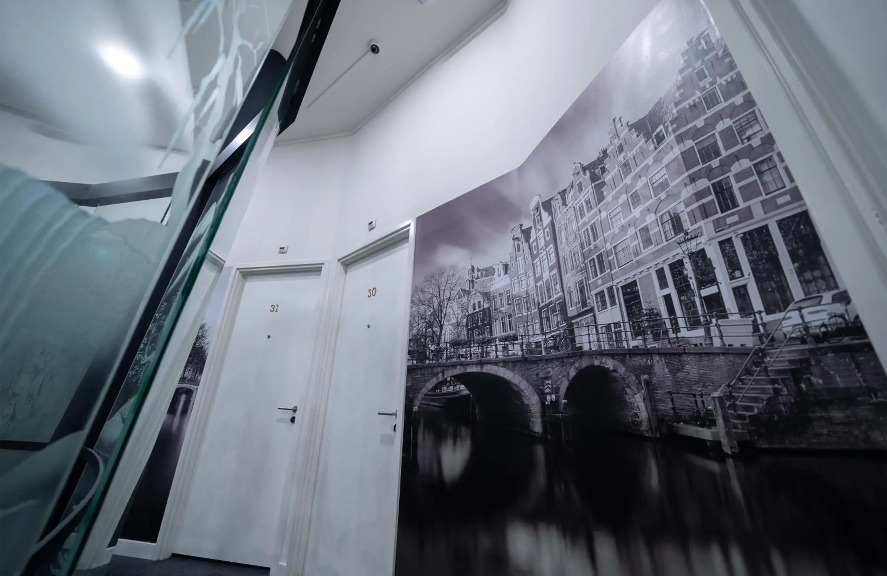 Bedroom in MA Airport Hotel Bedroom in MA Airport Hotel