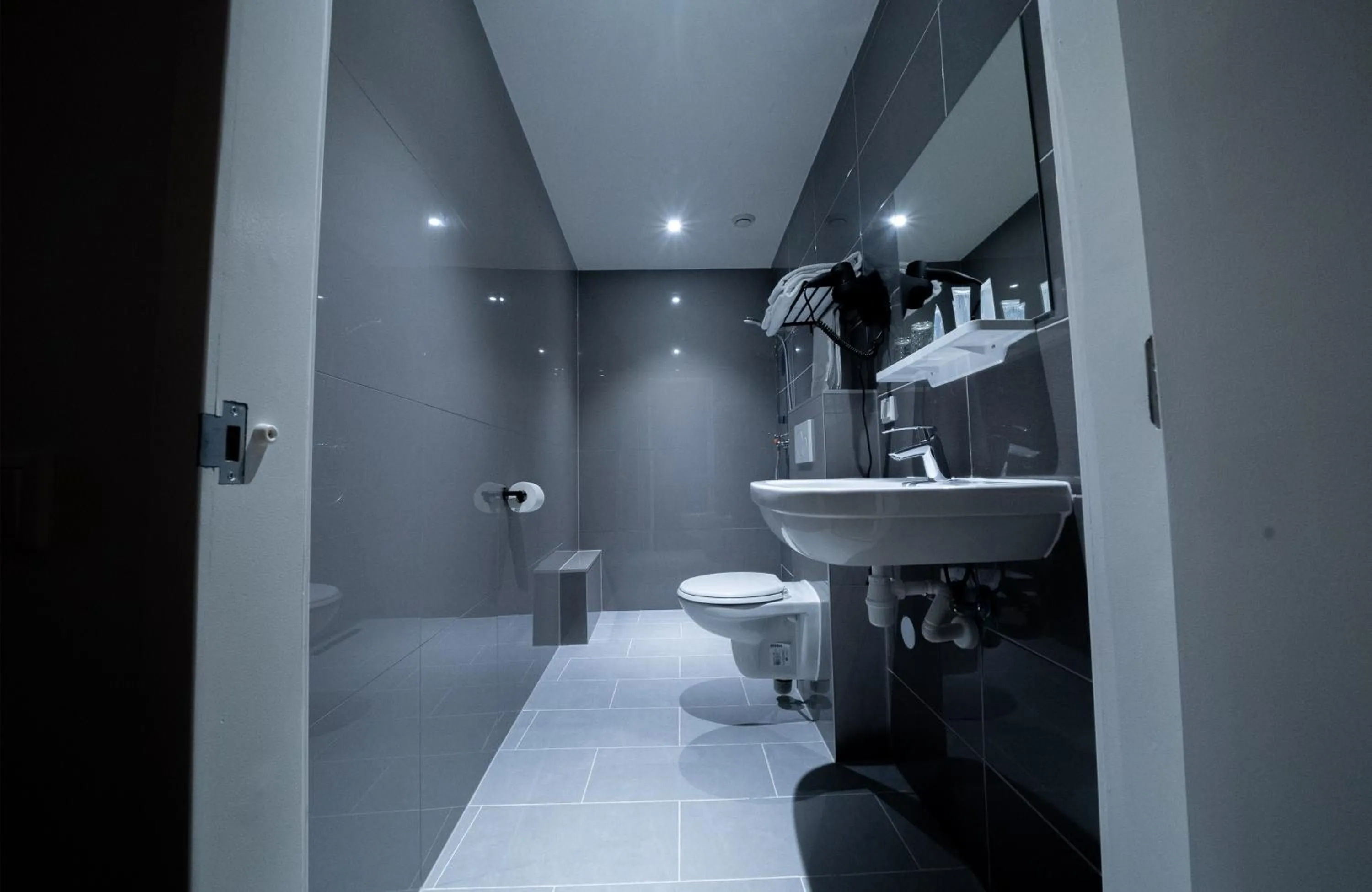 Toilet in MA Airport Hotel