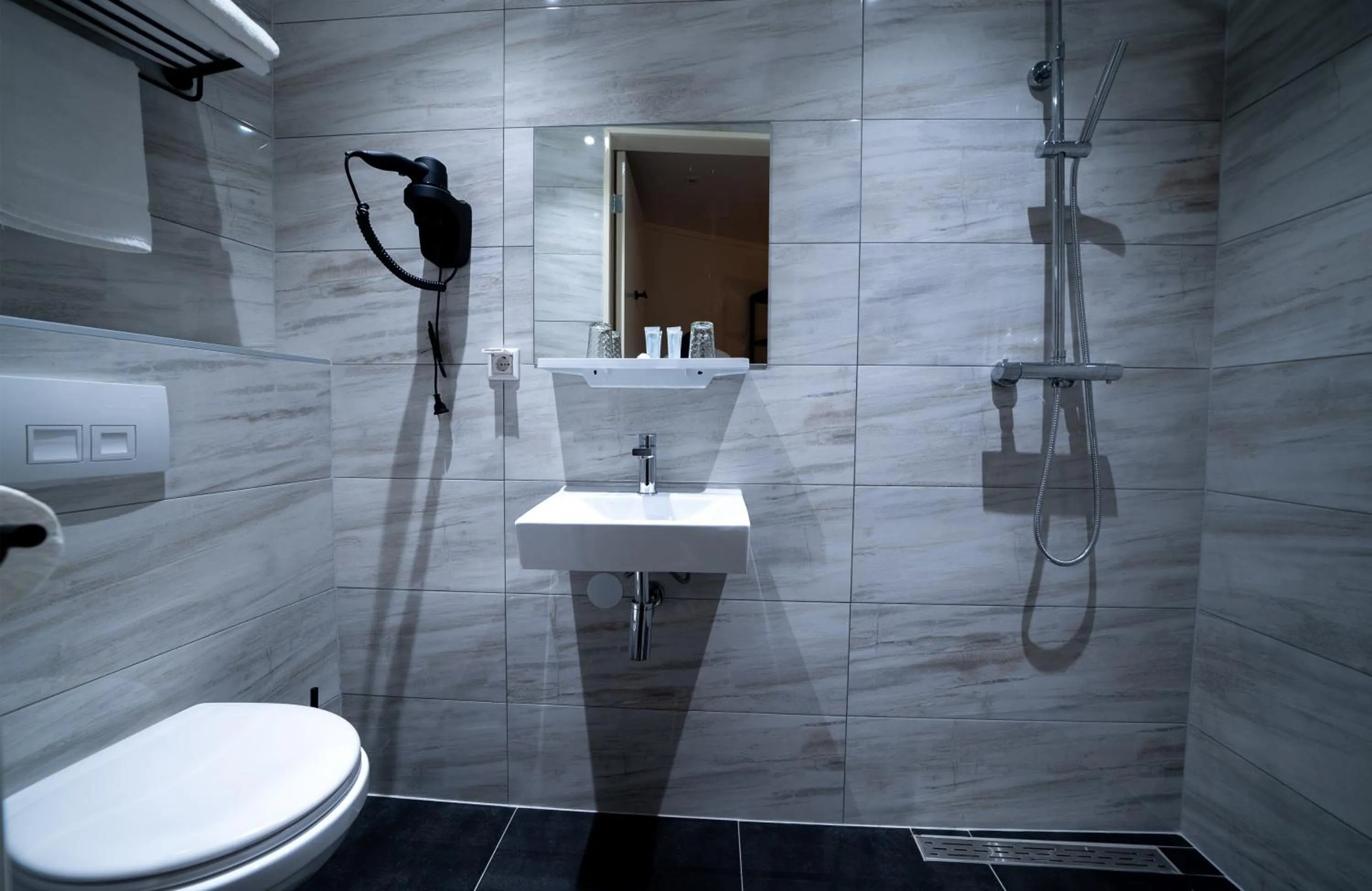 Shower in MA Airport Hotel