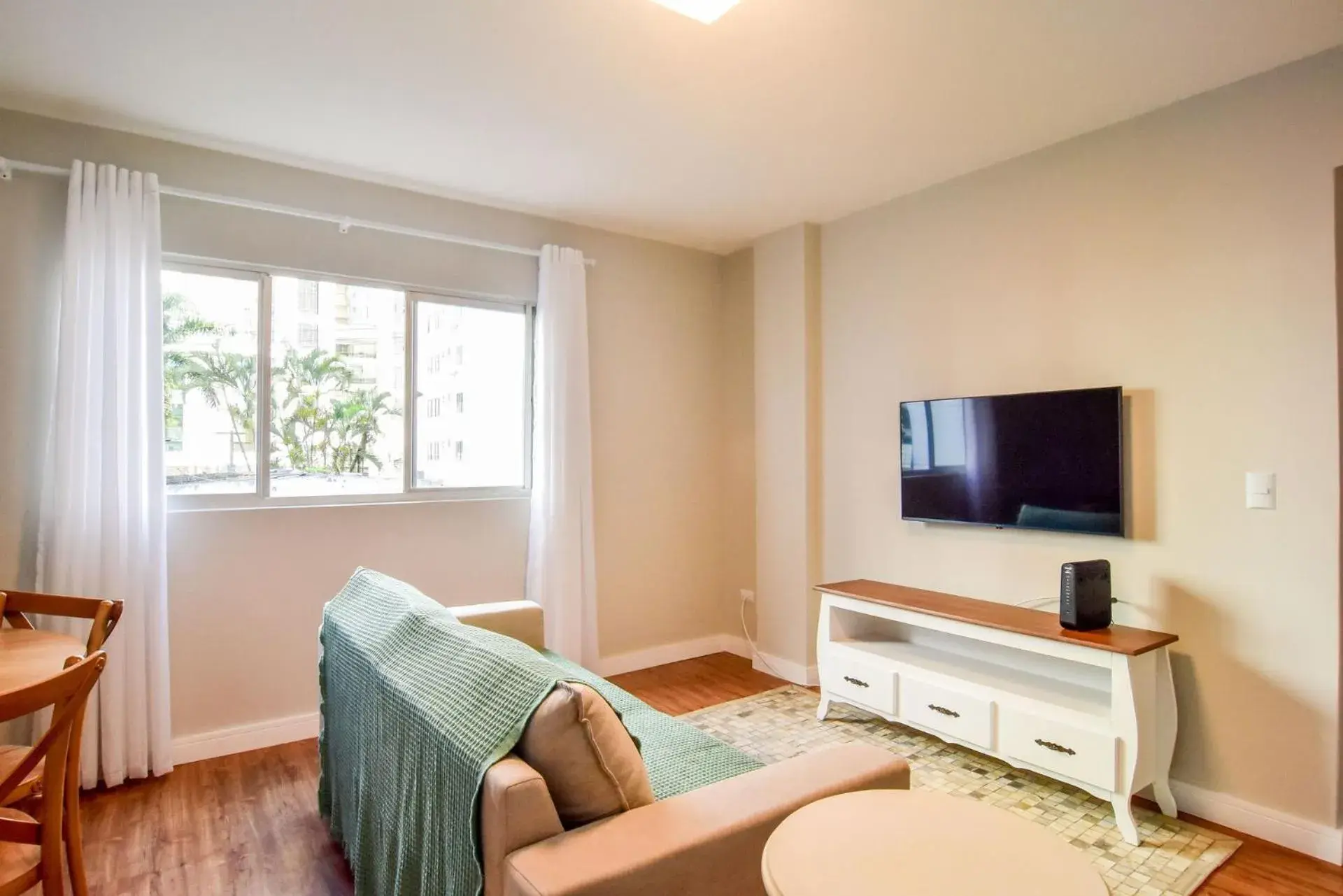 Conforto na Av. Brasil, 150 metros da Praia RS7551 Conforto na Av. Brasil, 150 metros da Praia RS7551