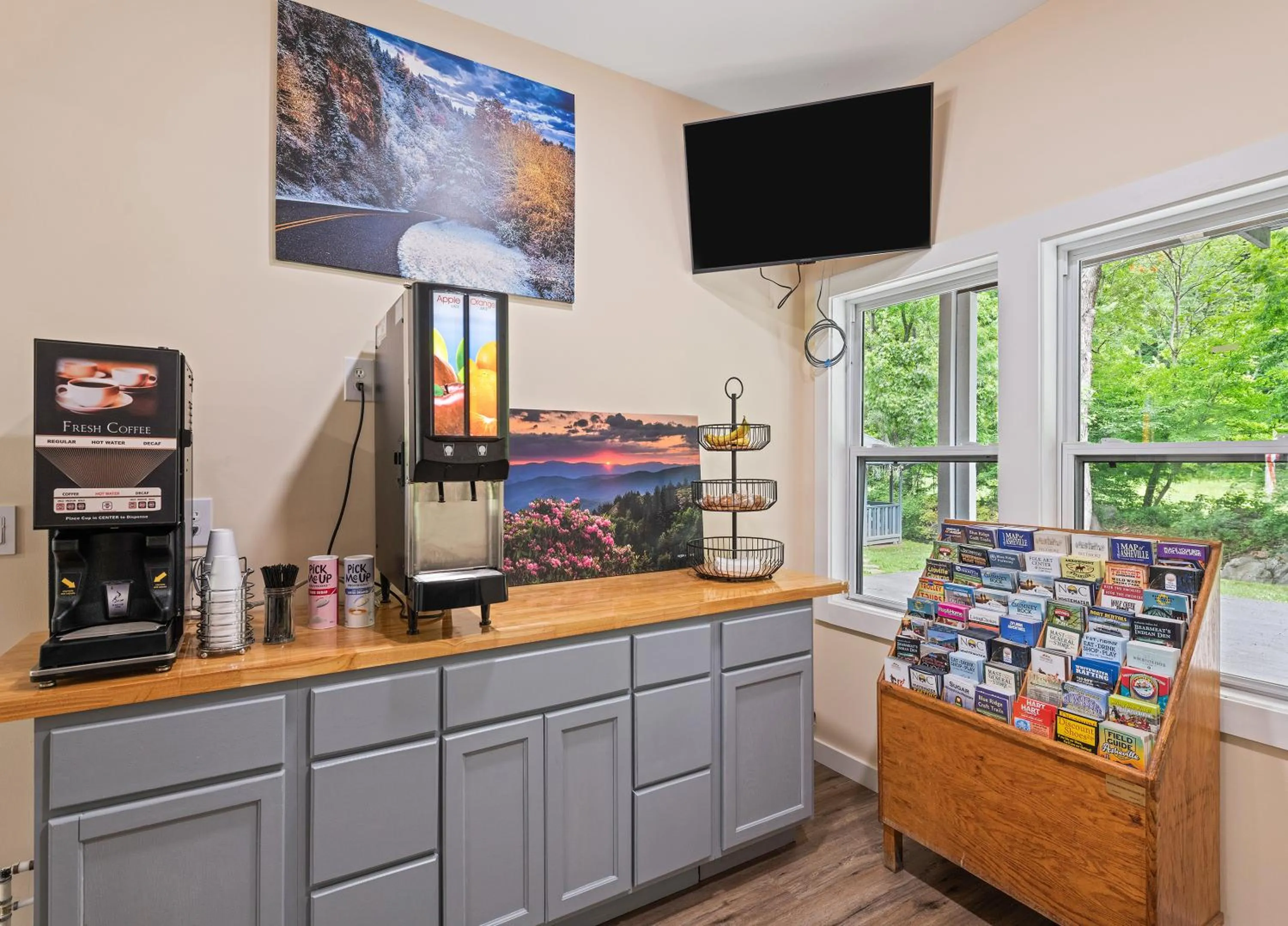 Coffee/tea facilities in The Valley Inn