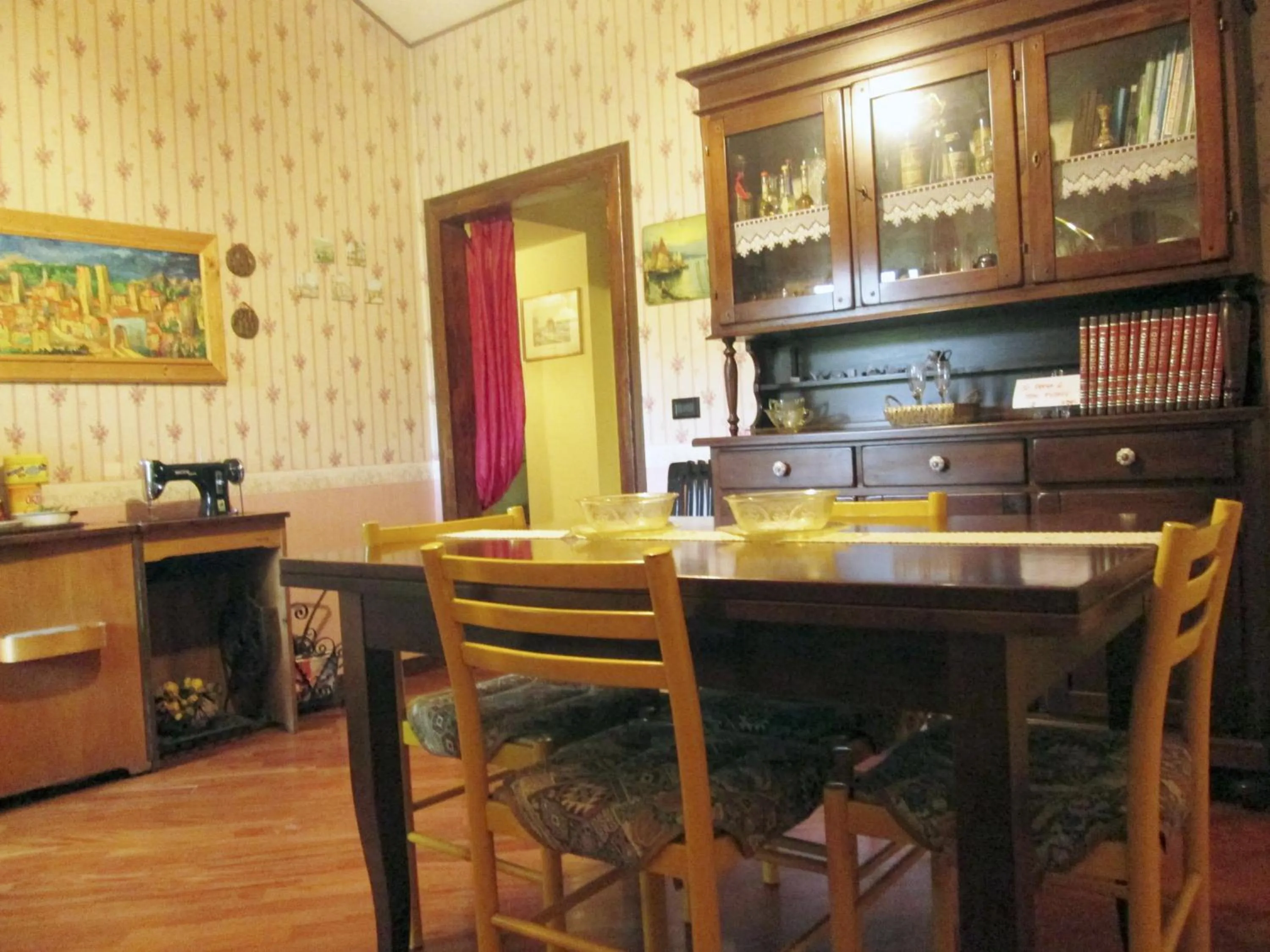 Communal lounge/ TV room in B&B Piceno