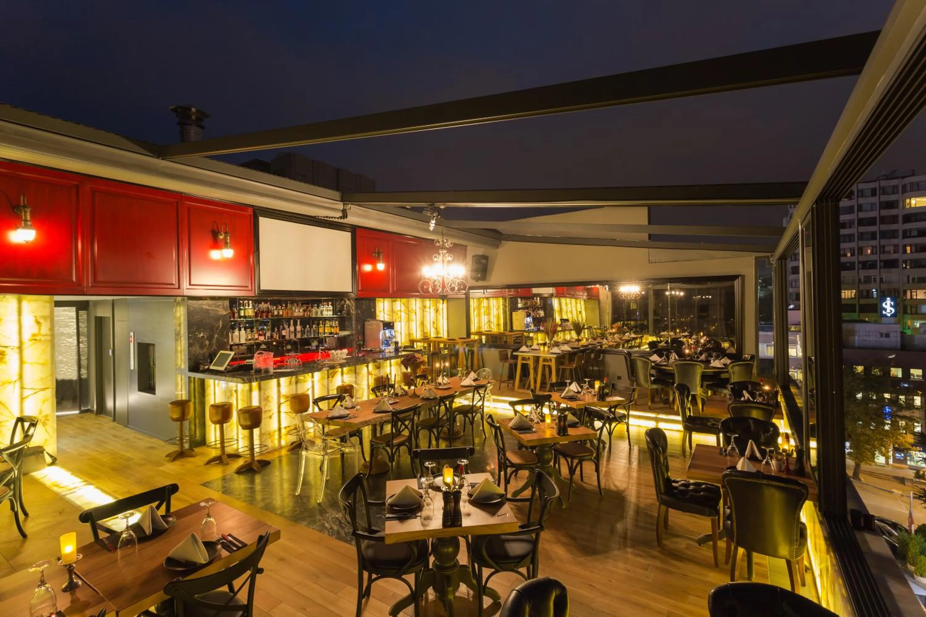 Restaurant/places to eat in Check Inn Suite Hotel & SPA