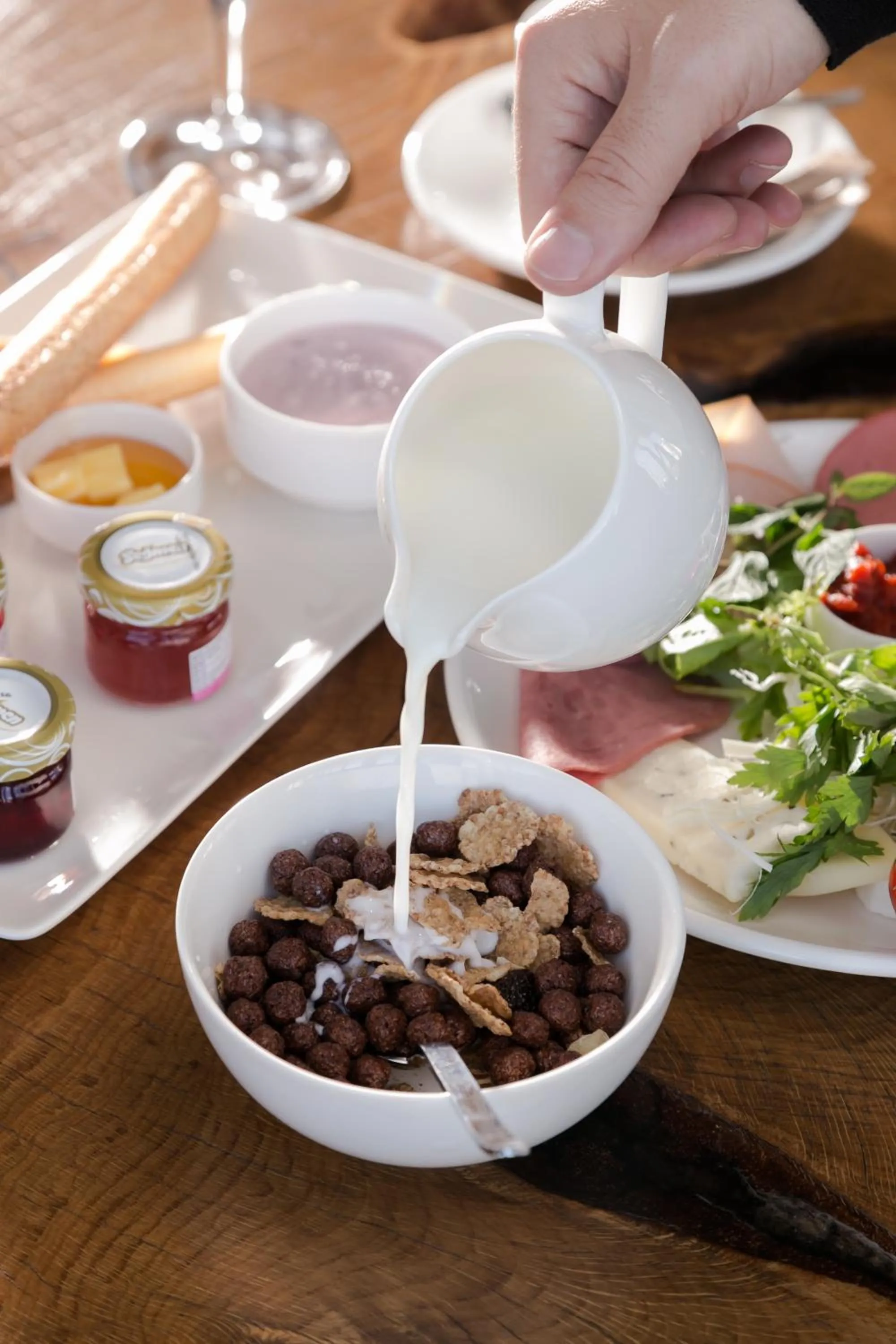 Restaurant/places to eat in Check Inn Suite Hotel & SPA