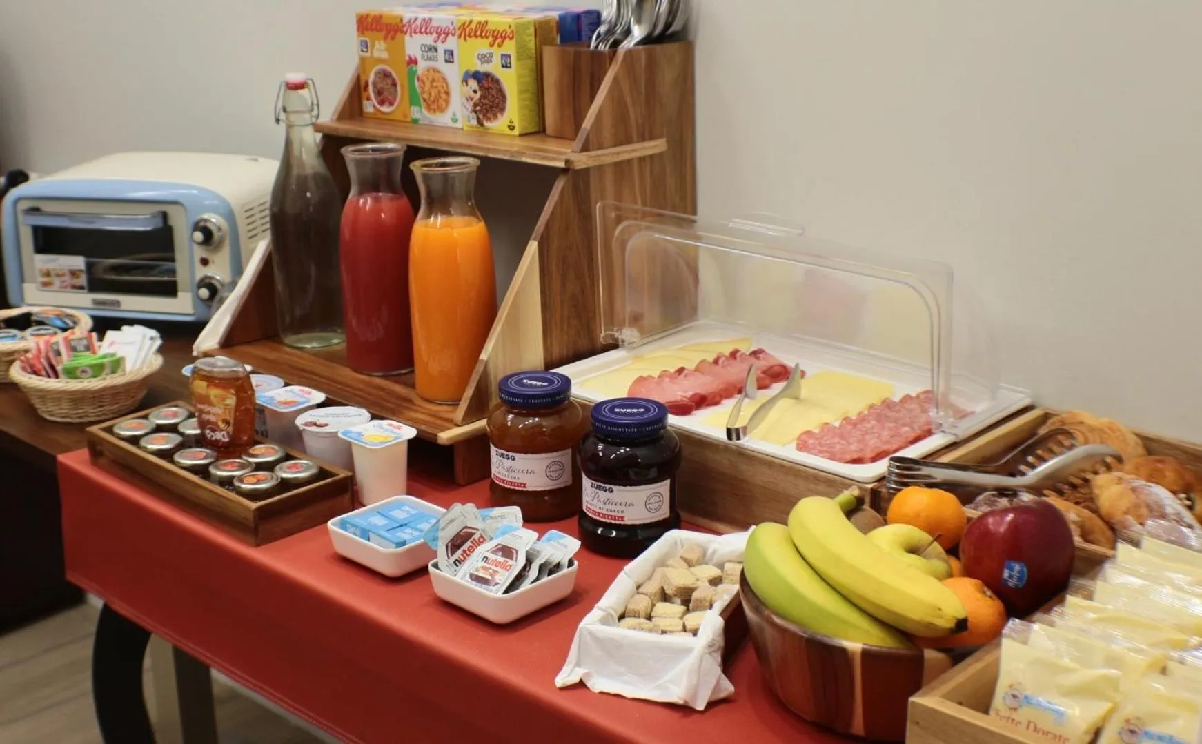 Breakfast in Les Suites Bari Italian Excellence Bed and Breakfast