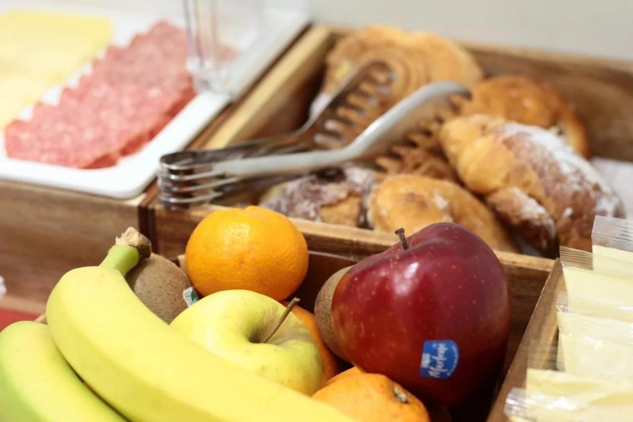 Breakfast in Les Suites Bari Italian Excellence Bed and Breakfast