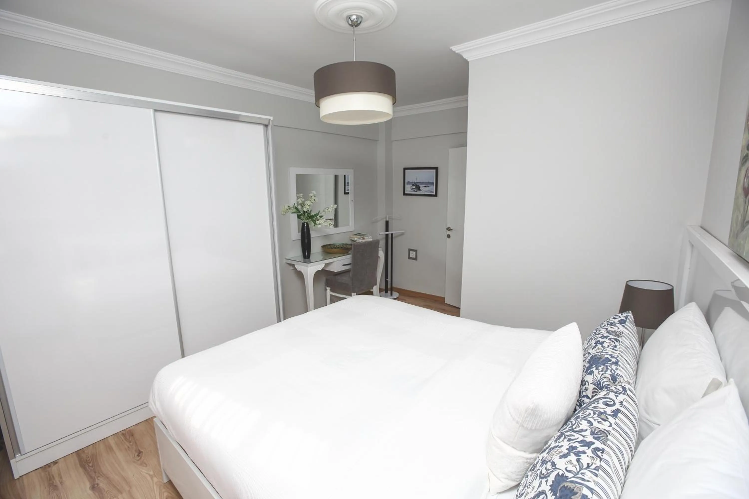 Photo of the whole room, Bed in Patika Suites