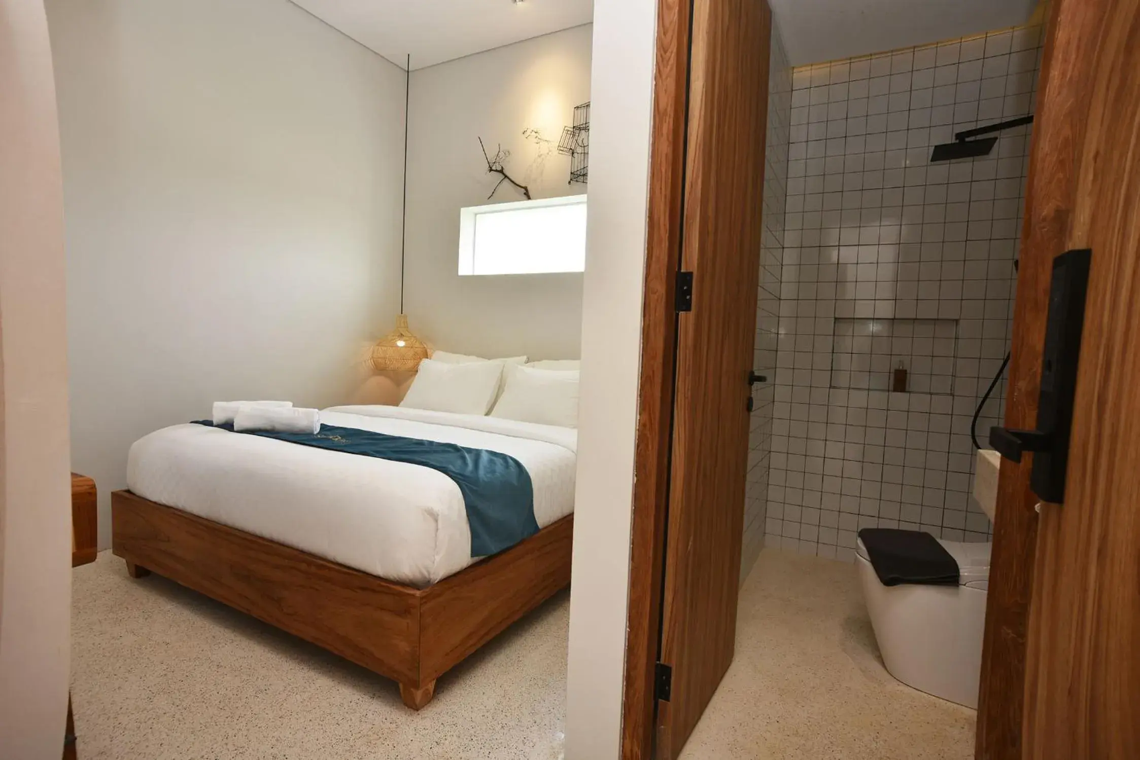 Shower, Bed in Sangkar Cottage & Eatery Shower, Bed in Sangkar Cottage & Eatery