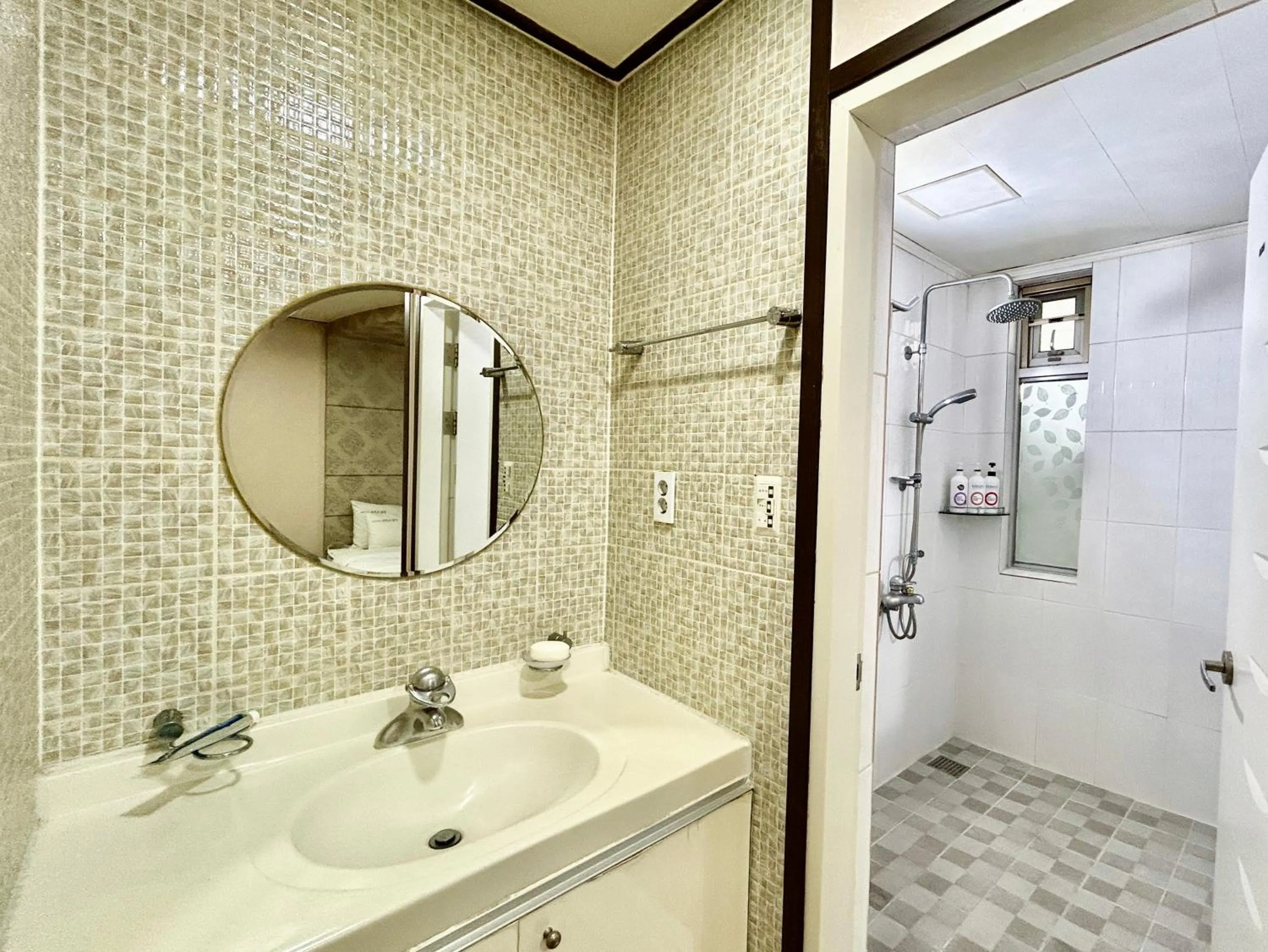 Shower in Prada motel