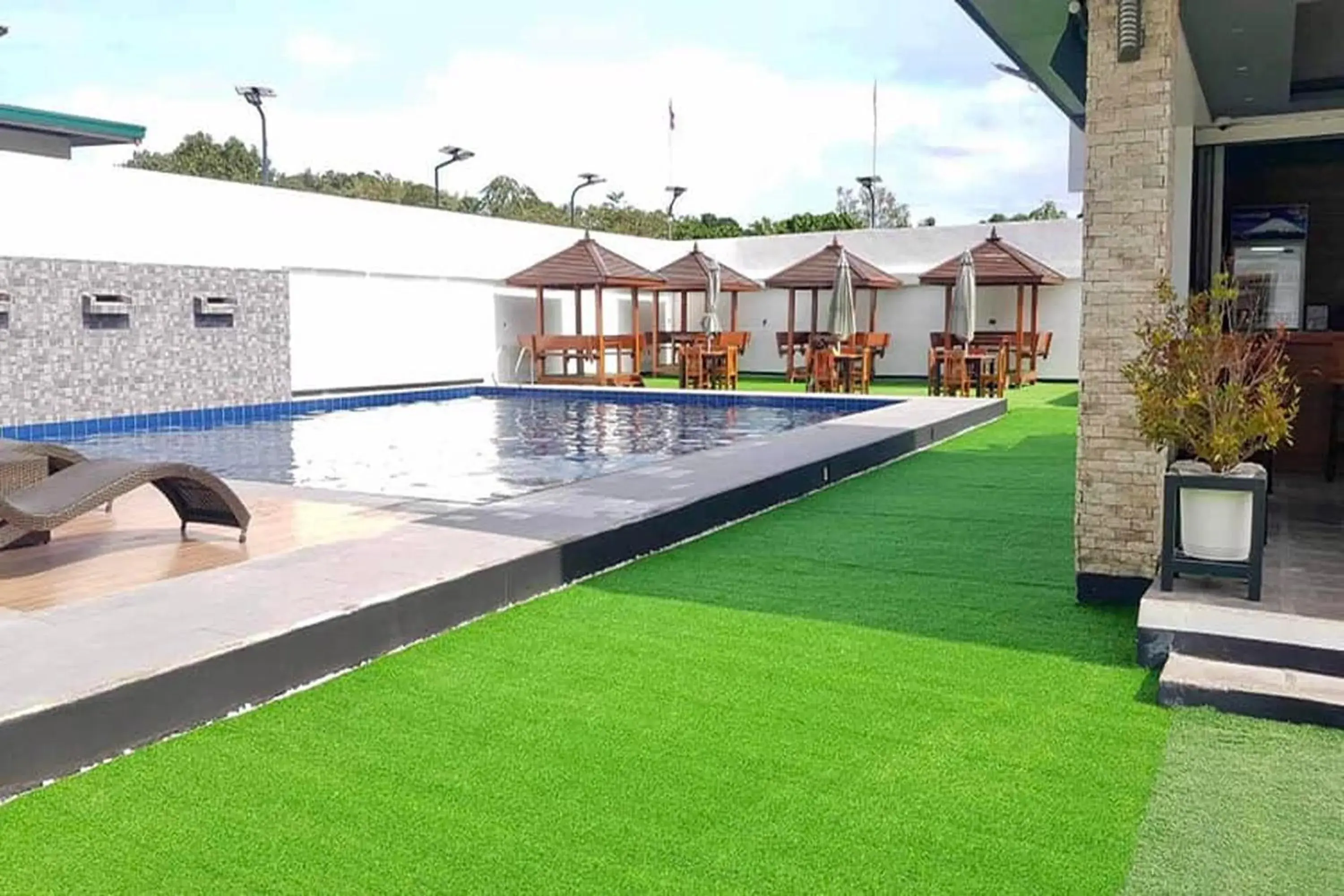 Swimming pool in Orient De Galera Beach Resort Swimming pool in Orient De Galera Beach Resort