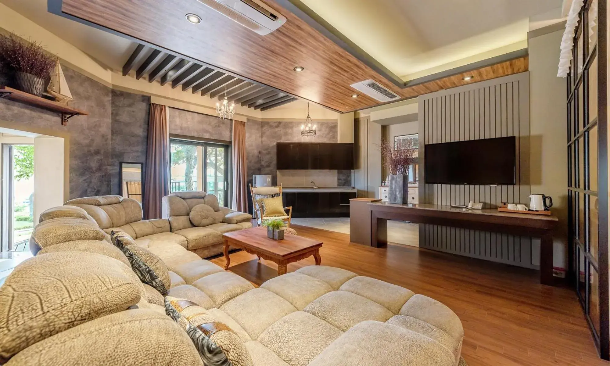 TV and multimedia in Goseong hansan marina TV and multimedia in Goseong hansan marina