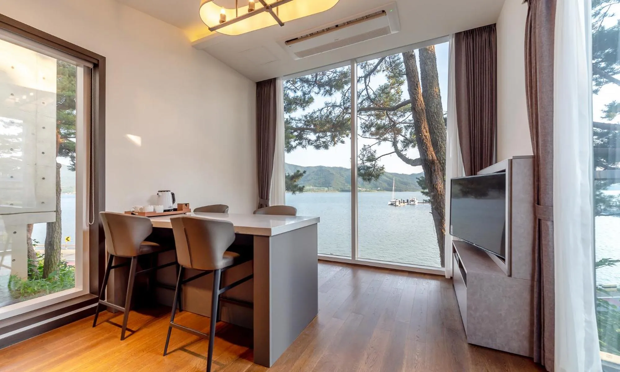 Dining area in Goseong hansan marina