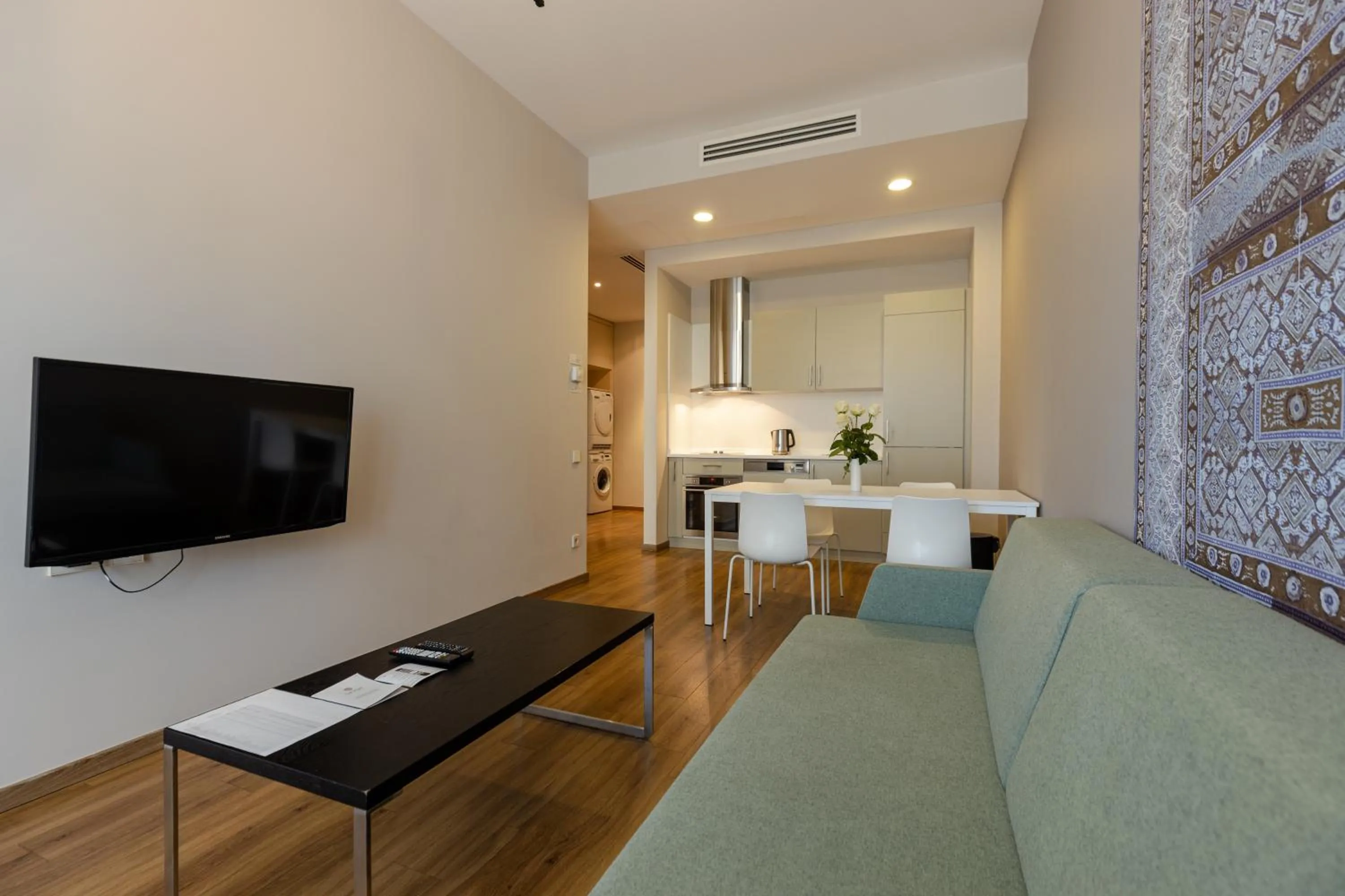 TV and multimedia in Le Port Boutique Apart Hotel