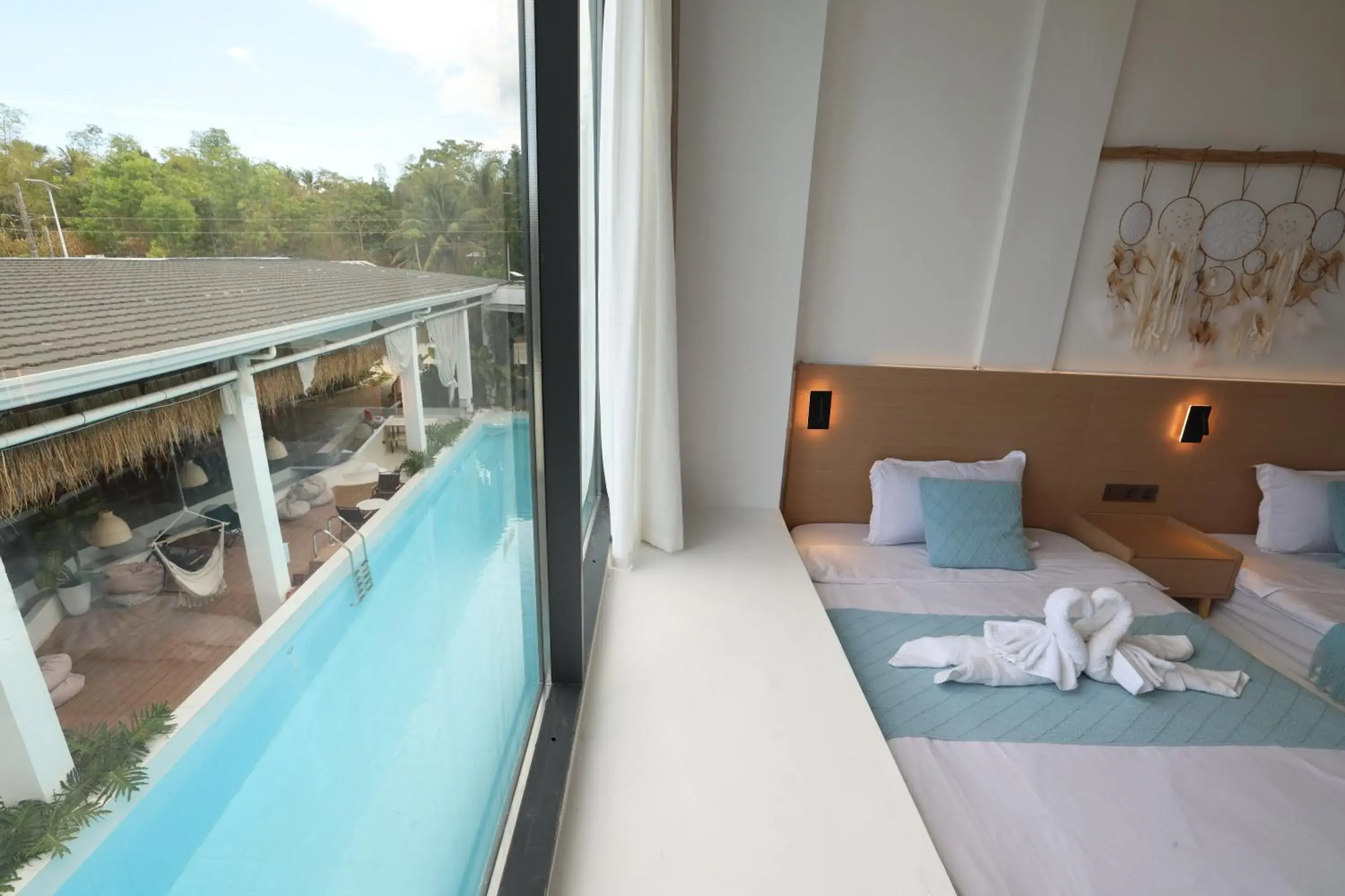 Pool view, Bed in Diving Addiction Resort Pool view, Bed in Diving Addiction Resort