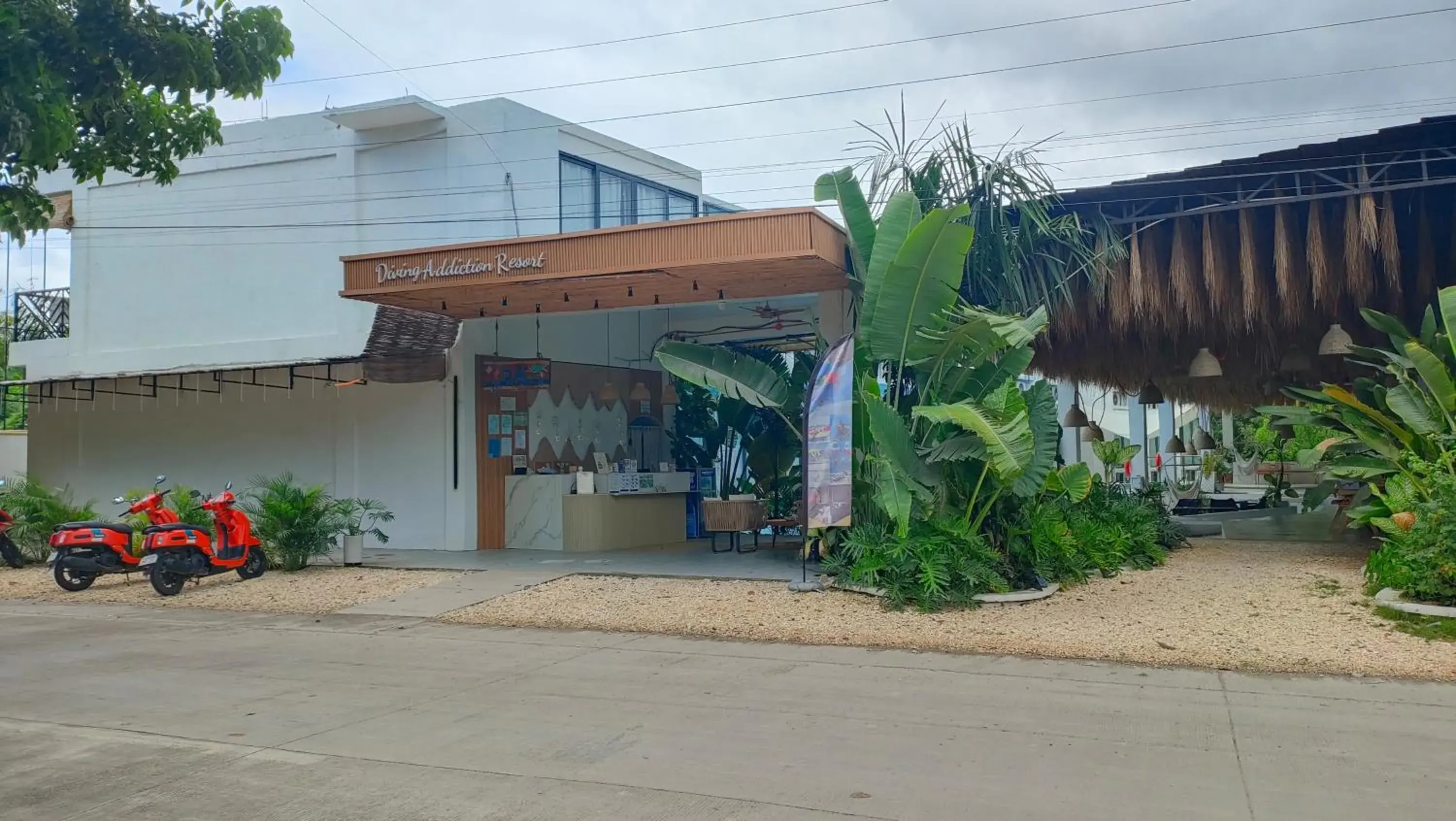 Property building in Diving Addiction Resort Property building in Diving Addiction Resort