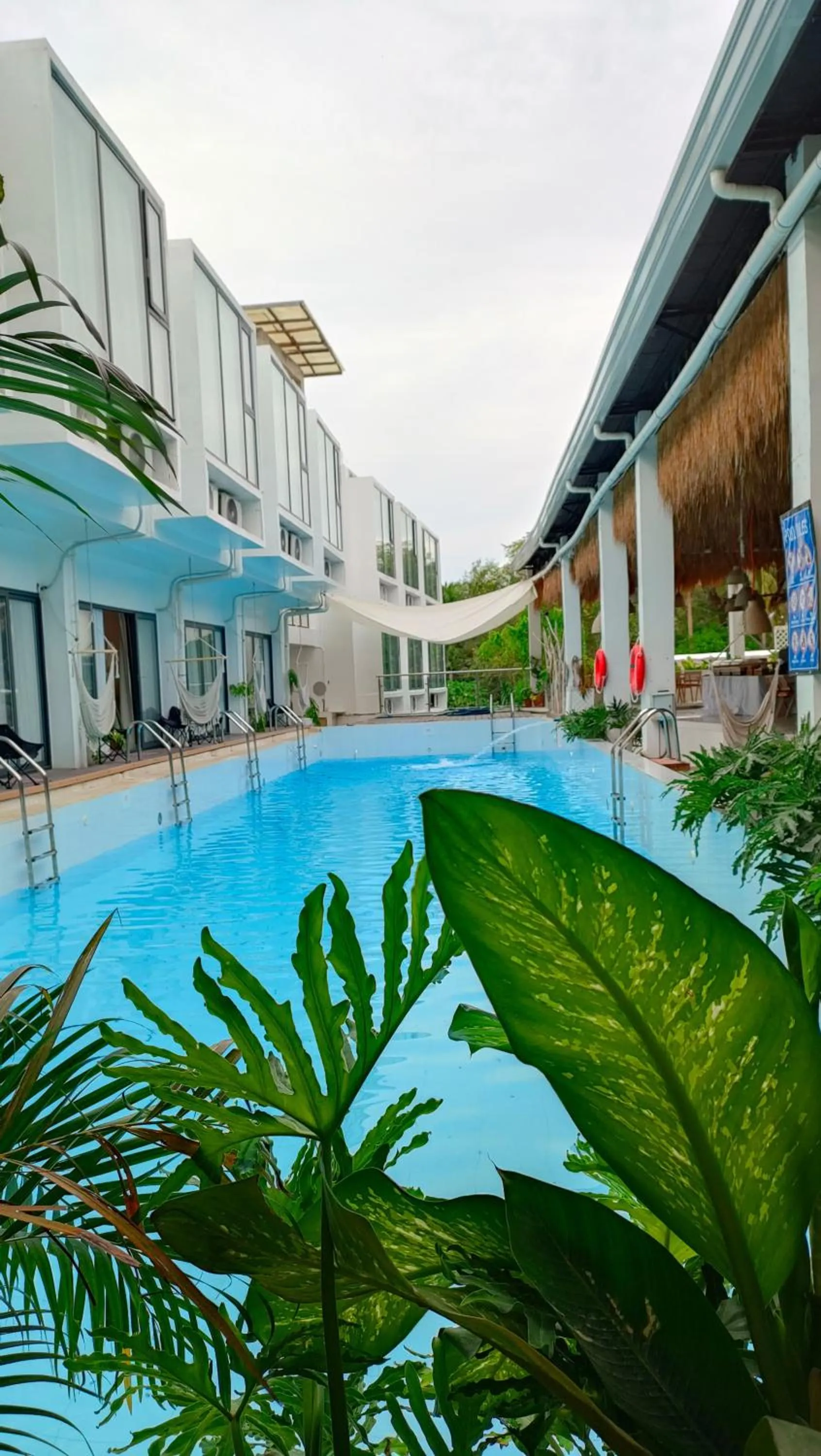 Swimming pool in Diving Addiction Resort