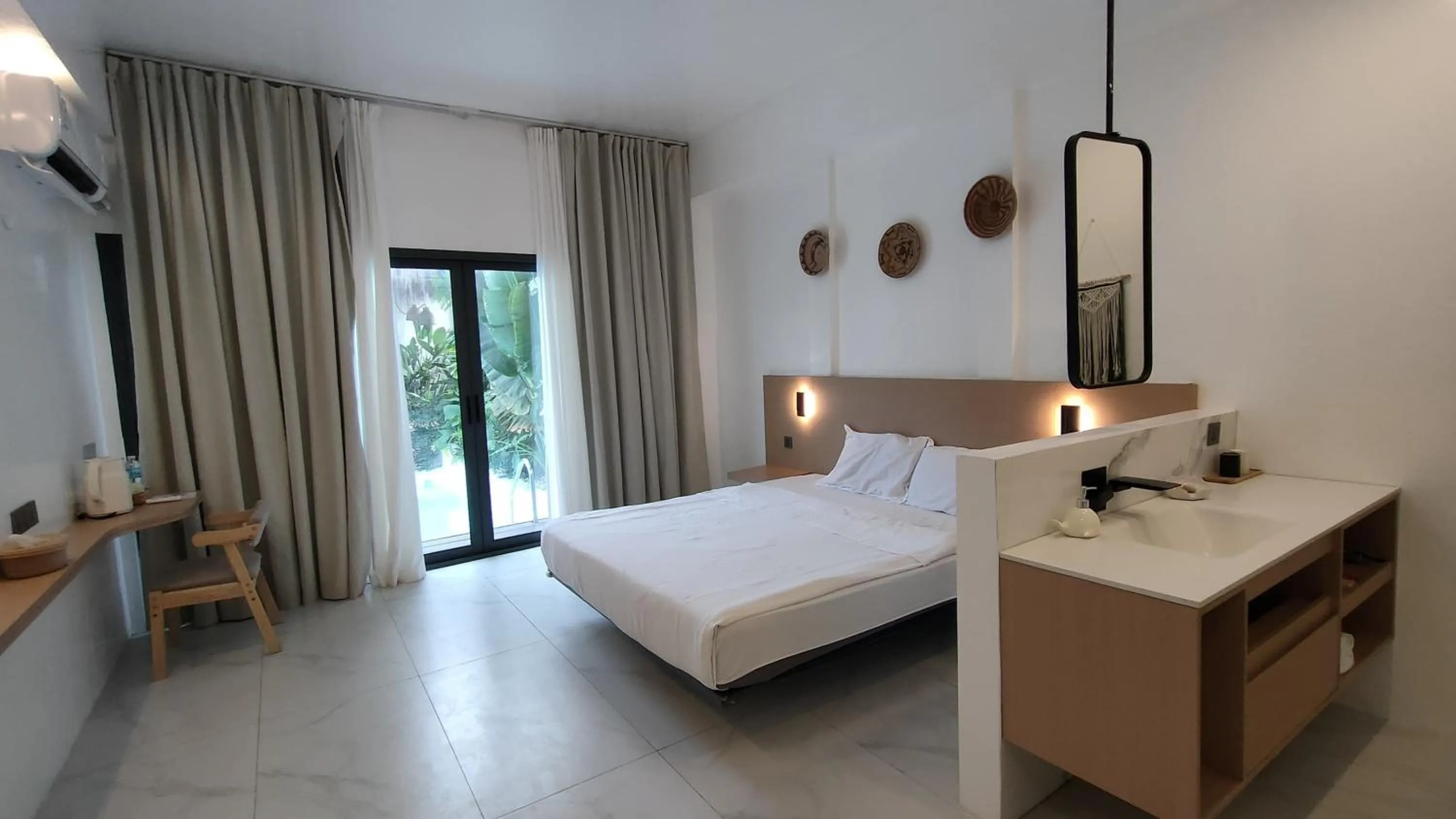 Bed in Diving Addiction Resort