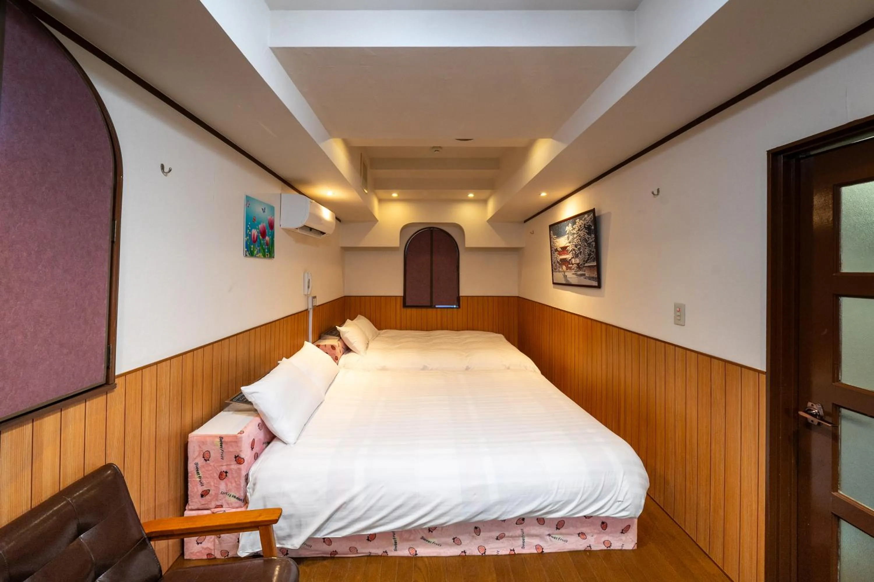 Bed in Grand Hotel Narita Airport