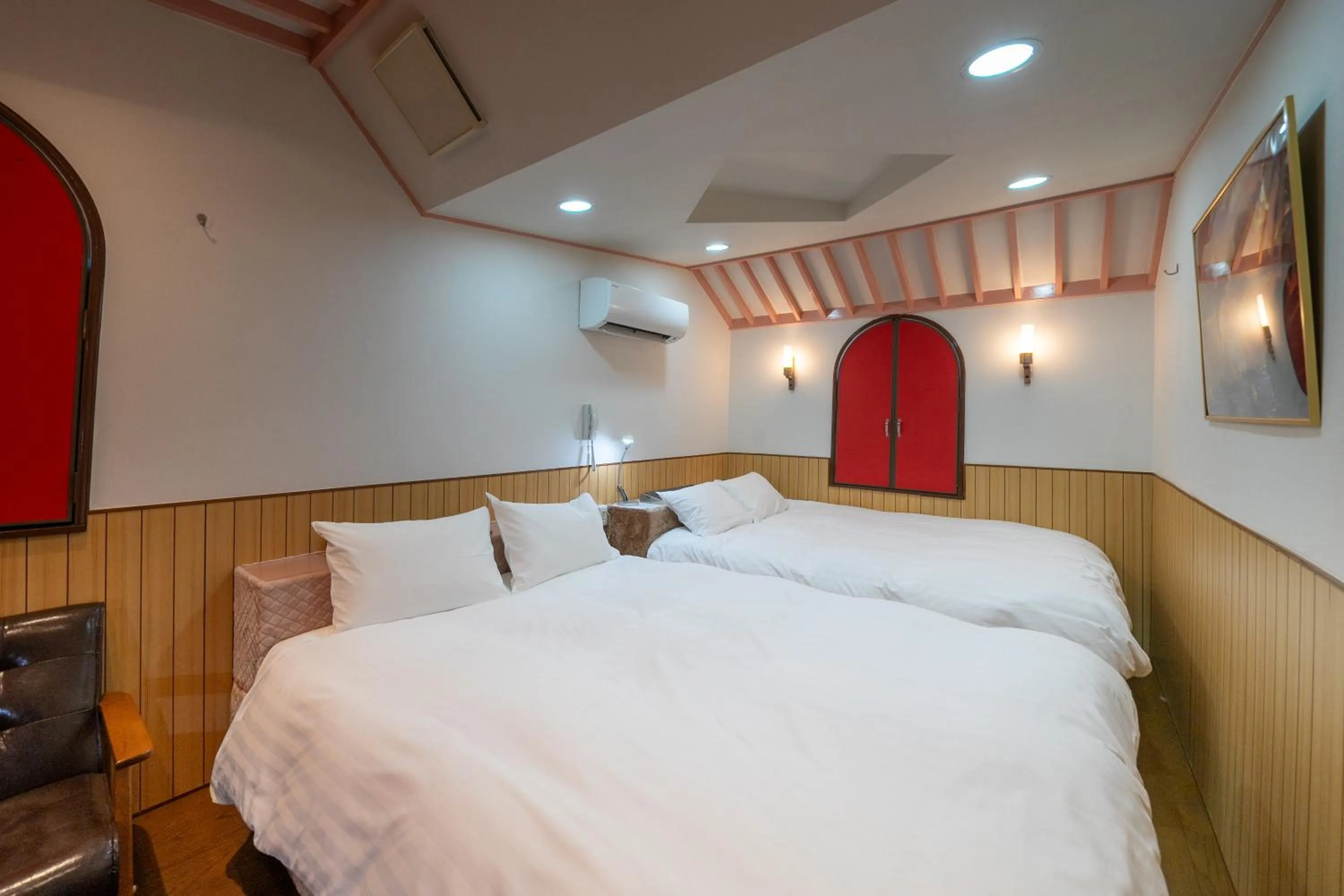 Bed in Grand Hotel Narita Airport