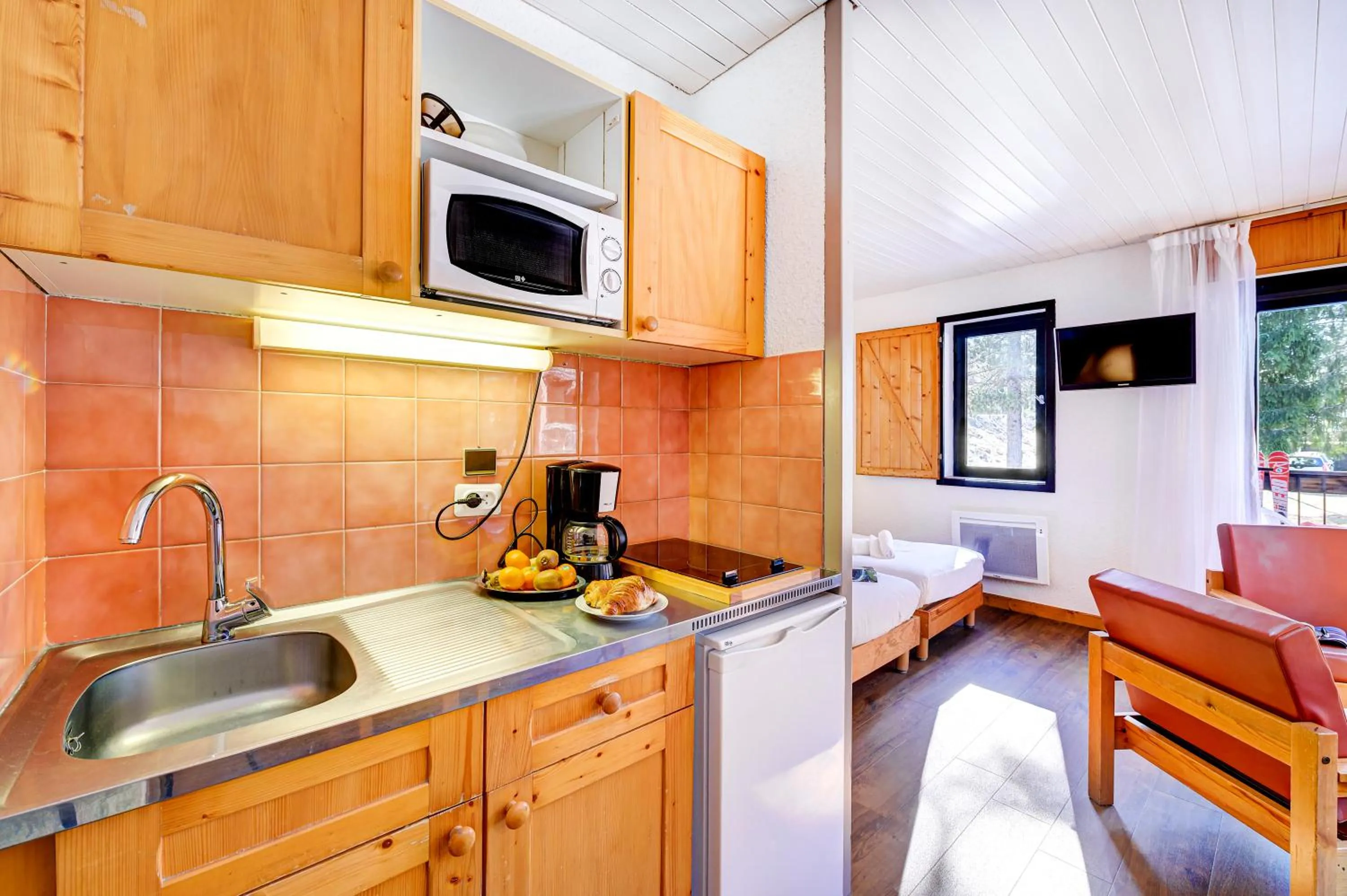 TV and multimedia in Village Club Les Tavaillons